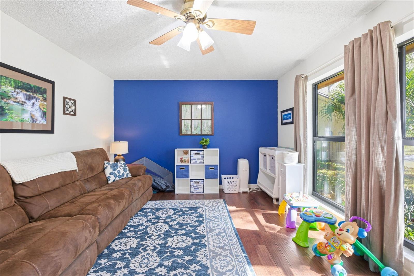 Image 14 of 81 For 847 Hillside Drive