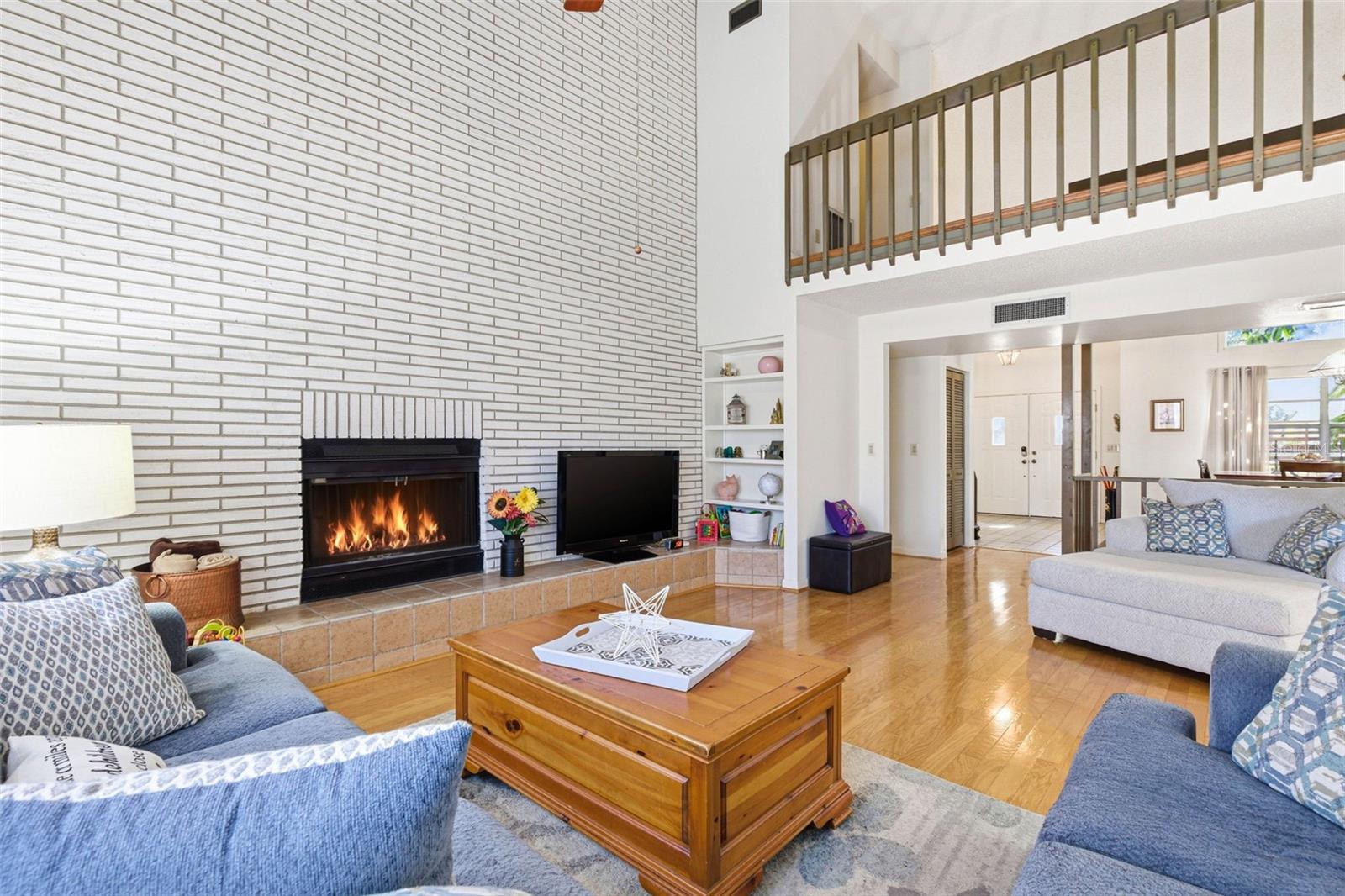 Image 16 of 81 For 847 Hillside Drive