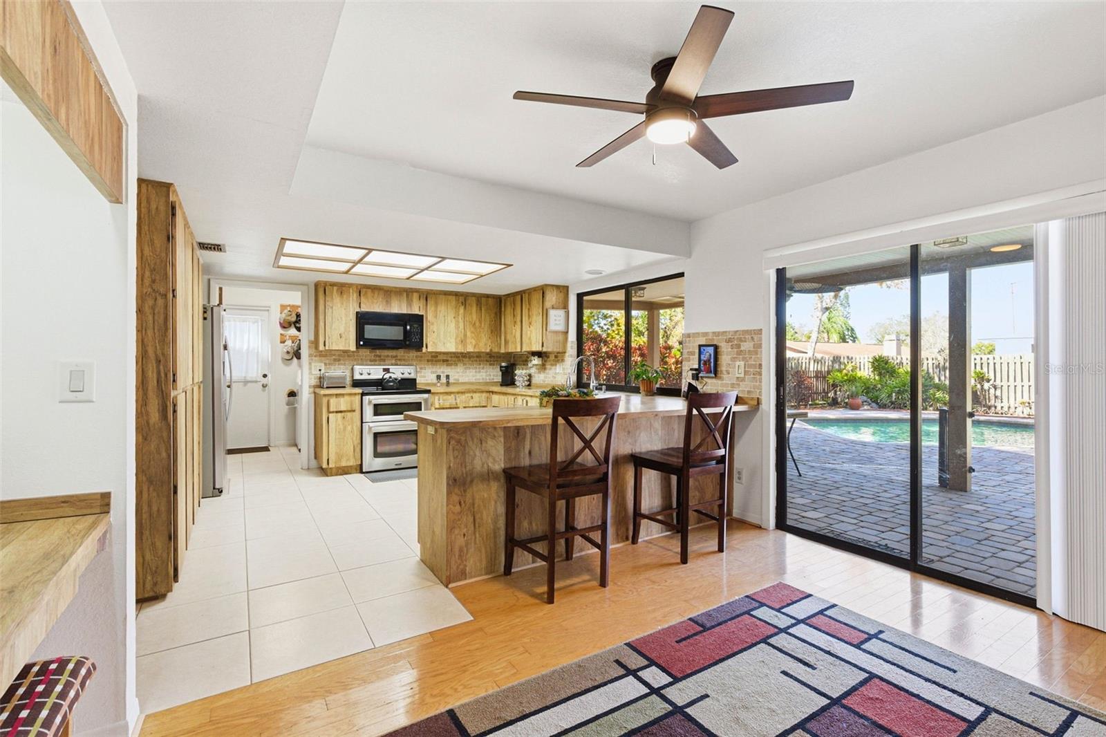 Image 22 of 81 For 847 Hillside Drive