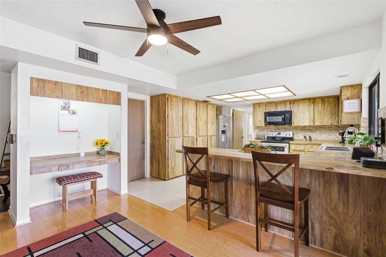 Image 23 of 81 For 847 Hillside Drive