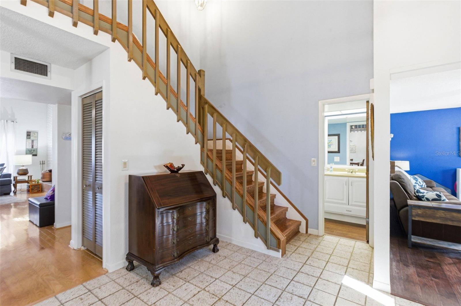 Image 37 of 81 For 847 Hillside Drive