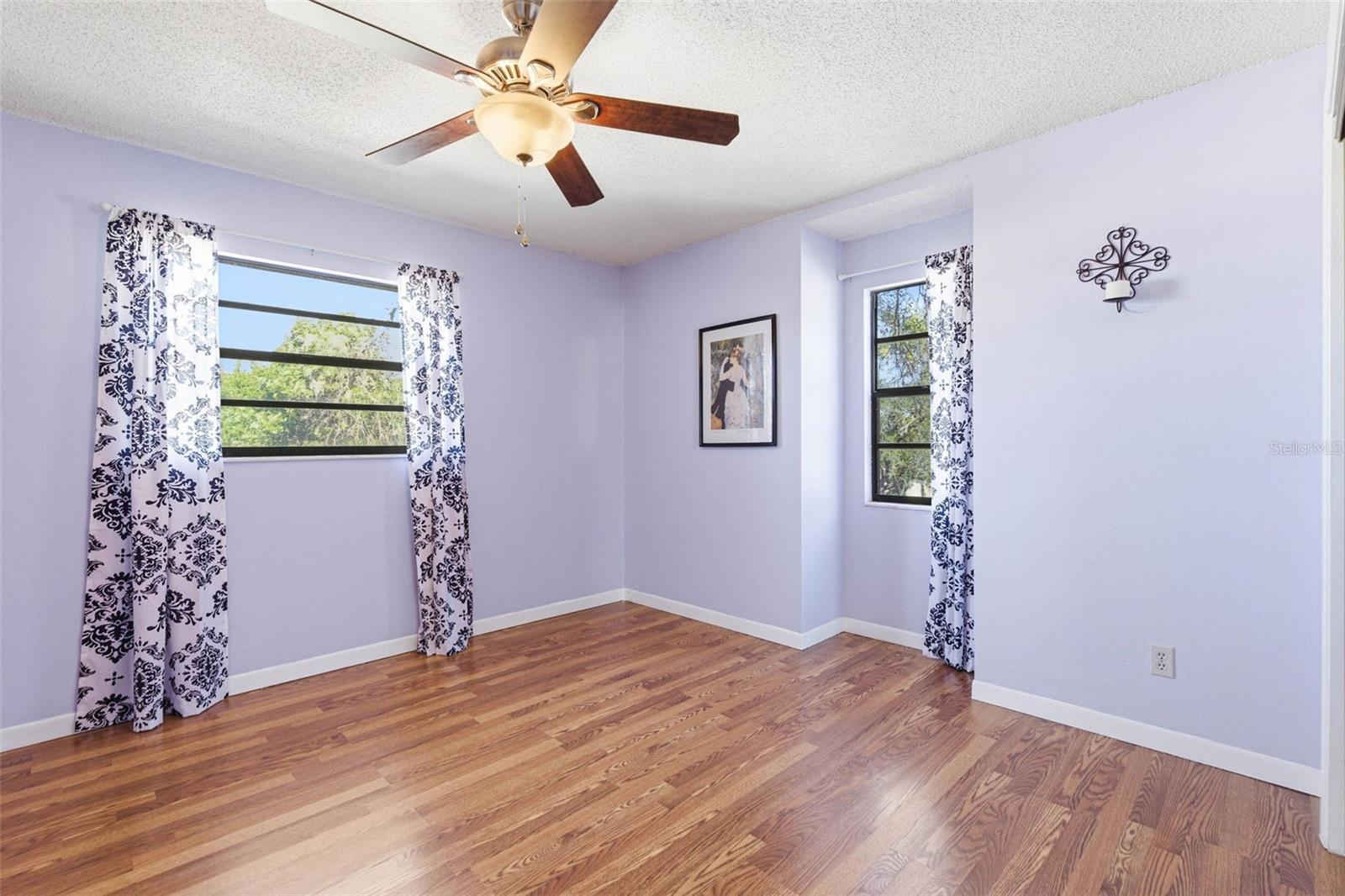 Image 47 of 81 For 847 Hillside Drive