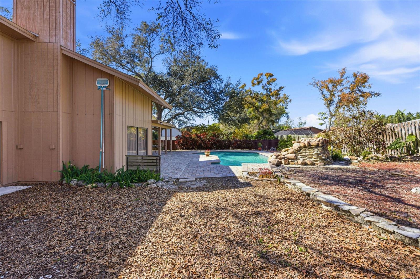 Image 6 of 81 For 847 Hillside Drive