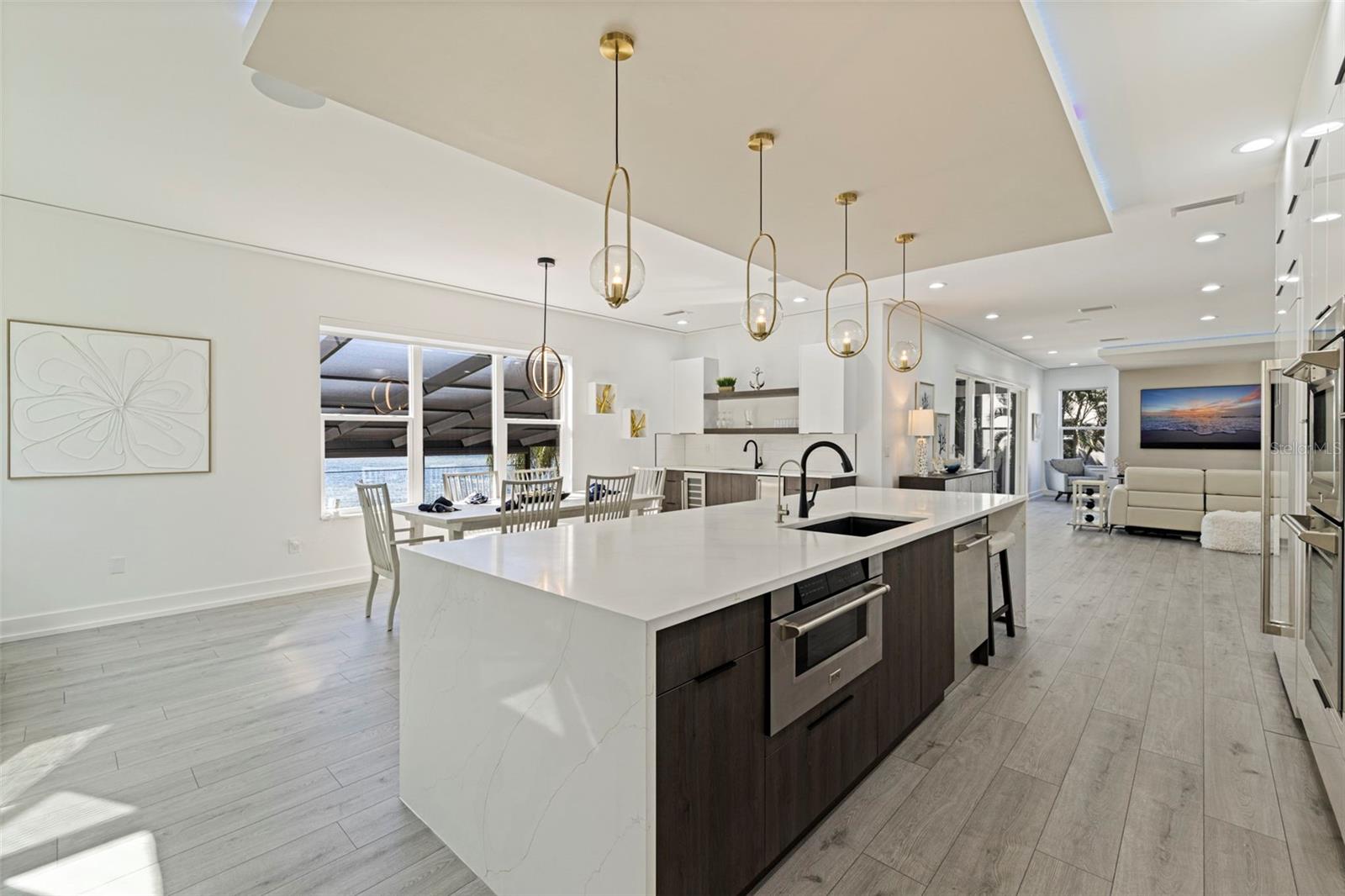 Image 12 of 84 For 3830 Shore Acres Boulevard Ne