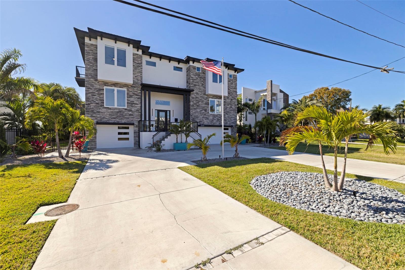 Image 2 of 84 For 3830 Shore Acres Boulevard Ne