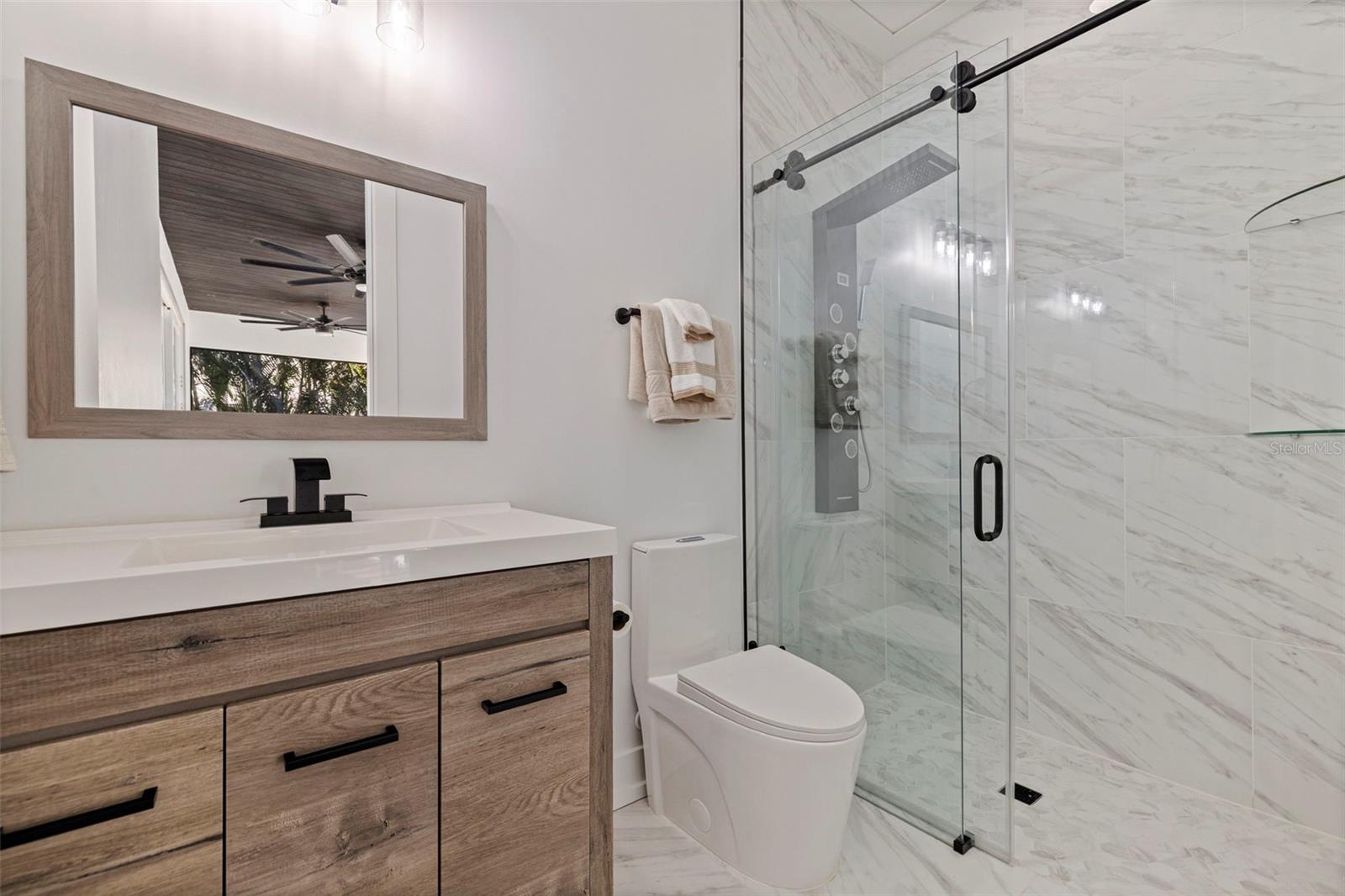 Image 22 of 84 For 3830 Shore Acres Boulevard Ne