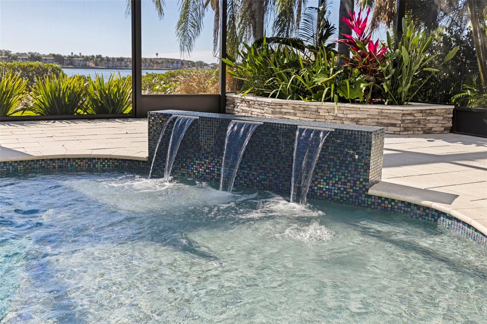 Image 25 of 84 For 3830 Shore Acres Boulevard Ne