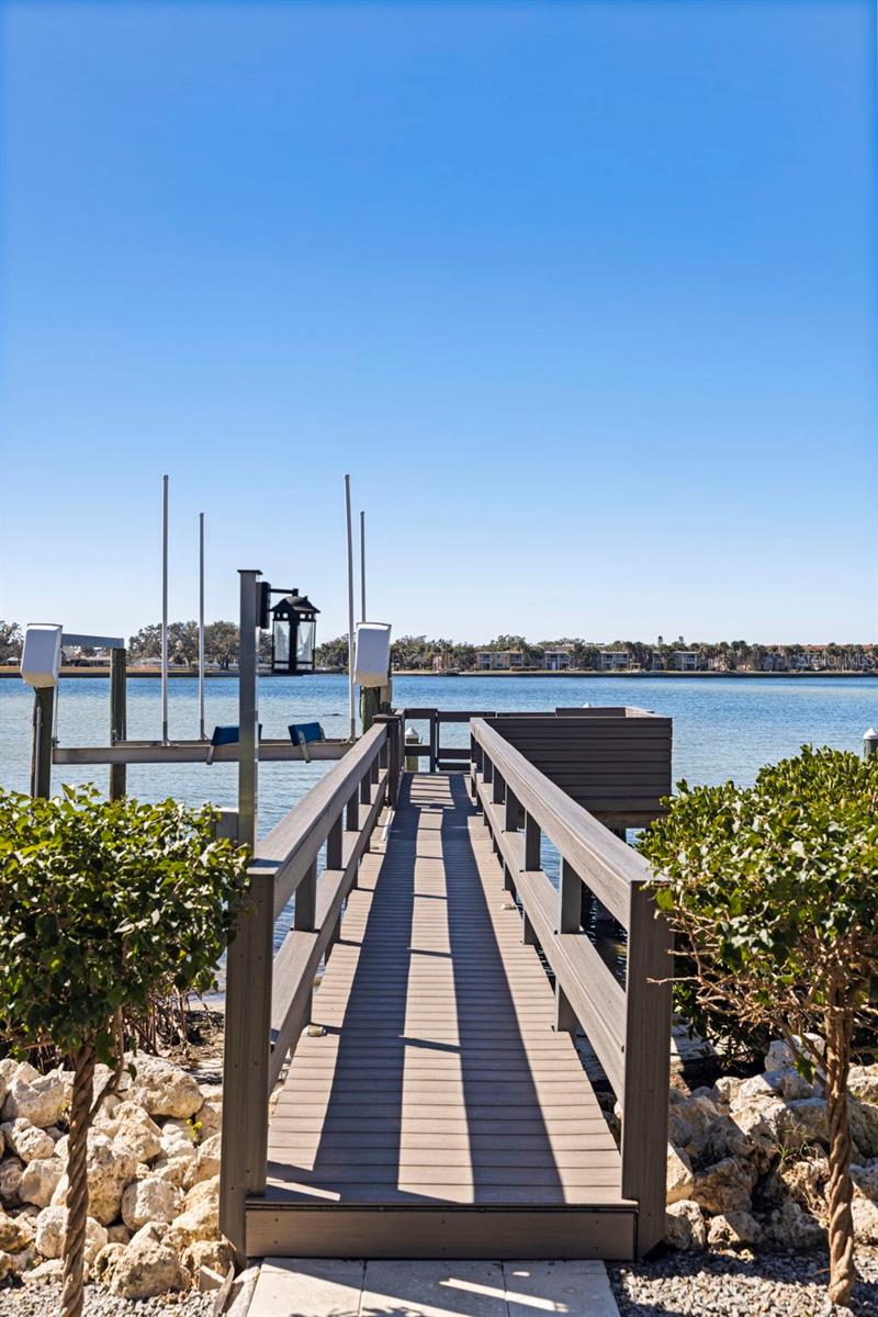 Image 28 of 84 For 3830 Shore Acres Boulevard Ne