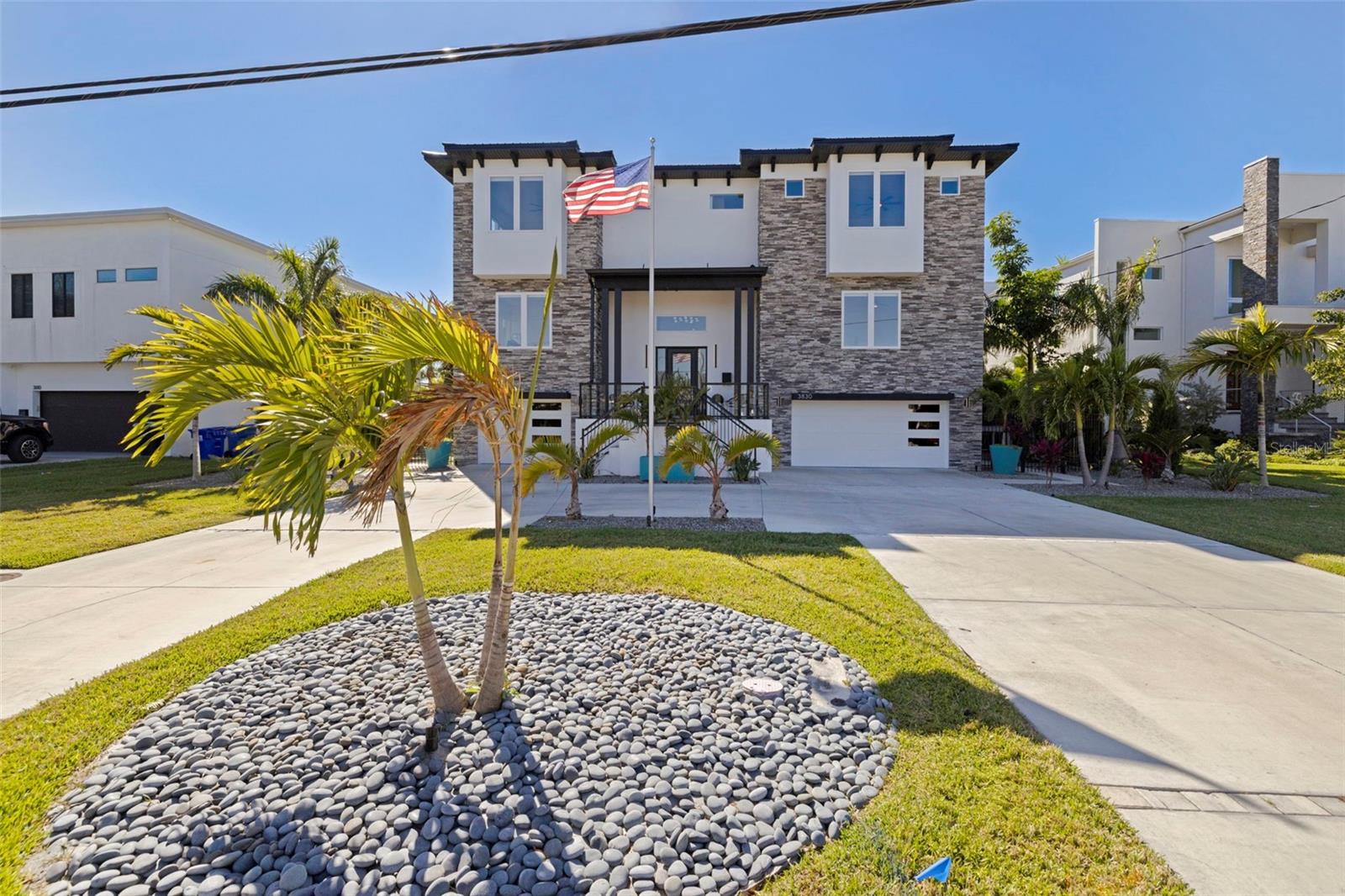 Image 3 of 84 For 3830 Shore Acres Boulevard Ne