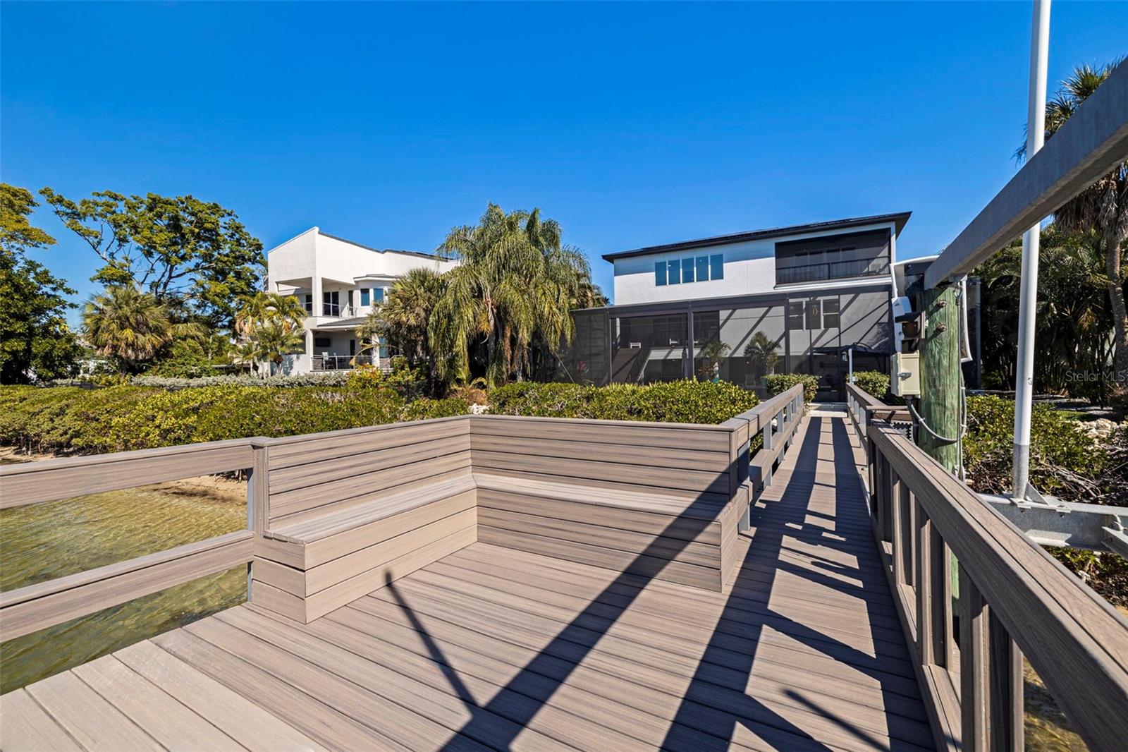 Image 36 of 84 For 3830 Shore Acres Boulevard Ne