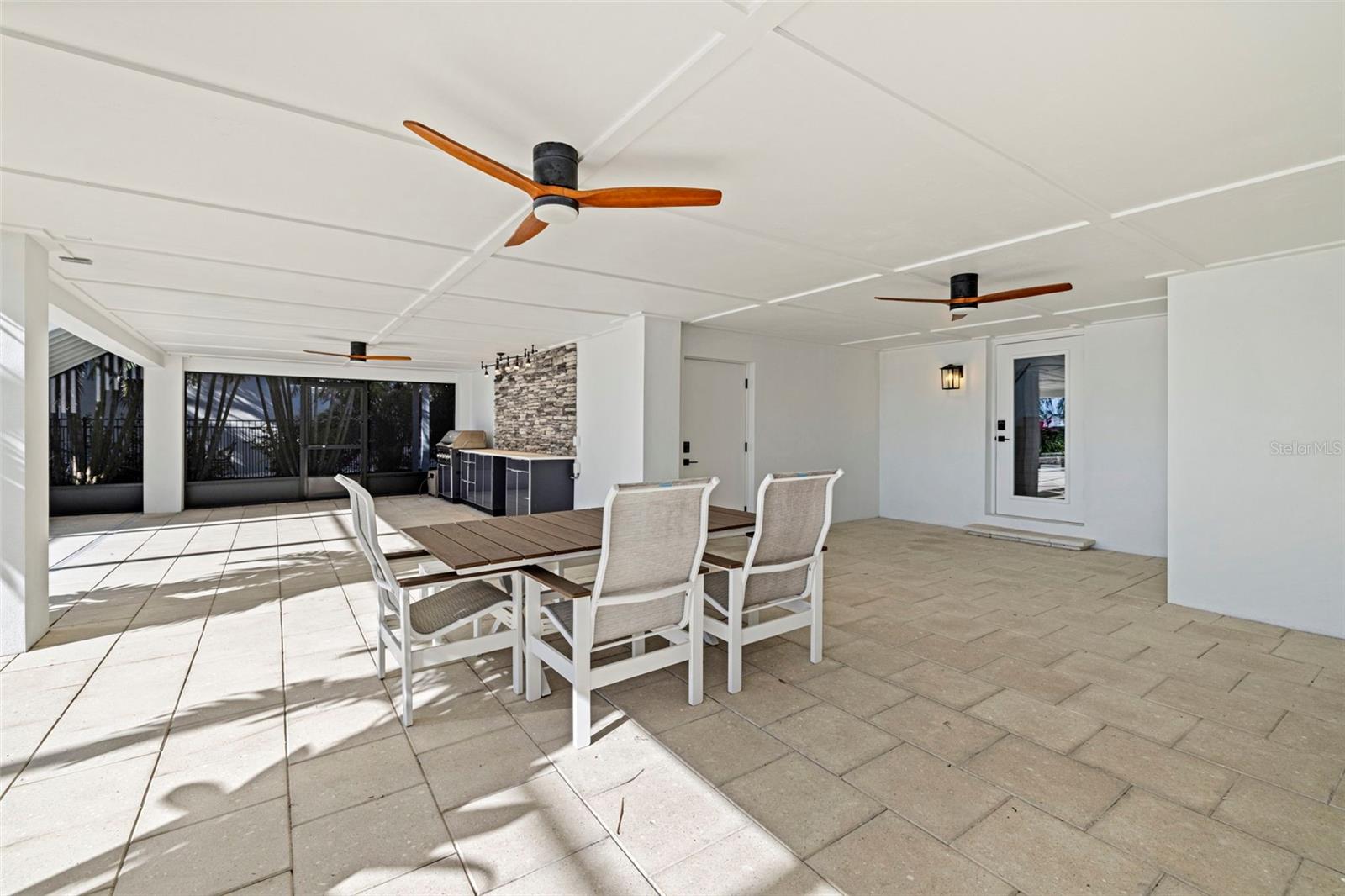 Image 41 of 84 For 3830 Shore Acres Boulevard Ne