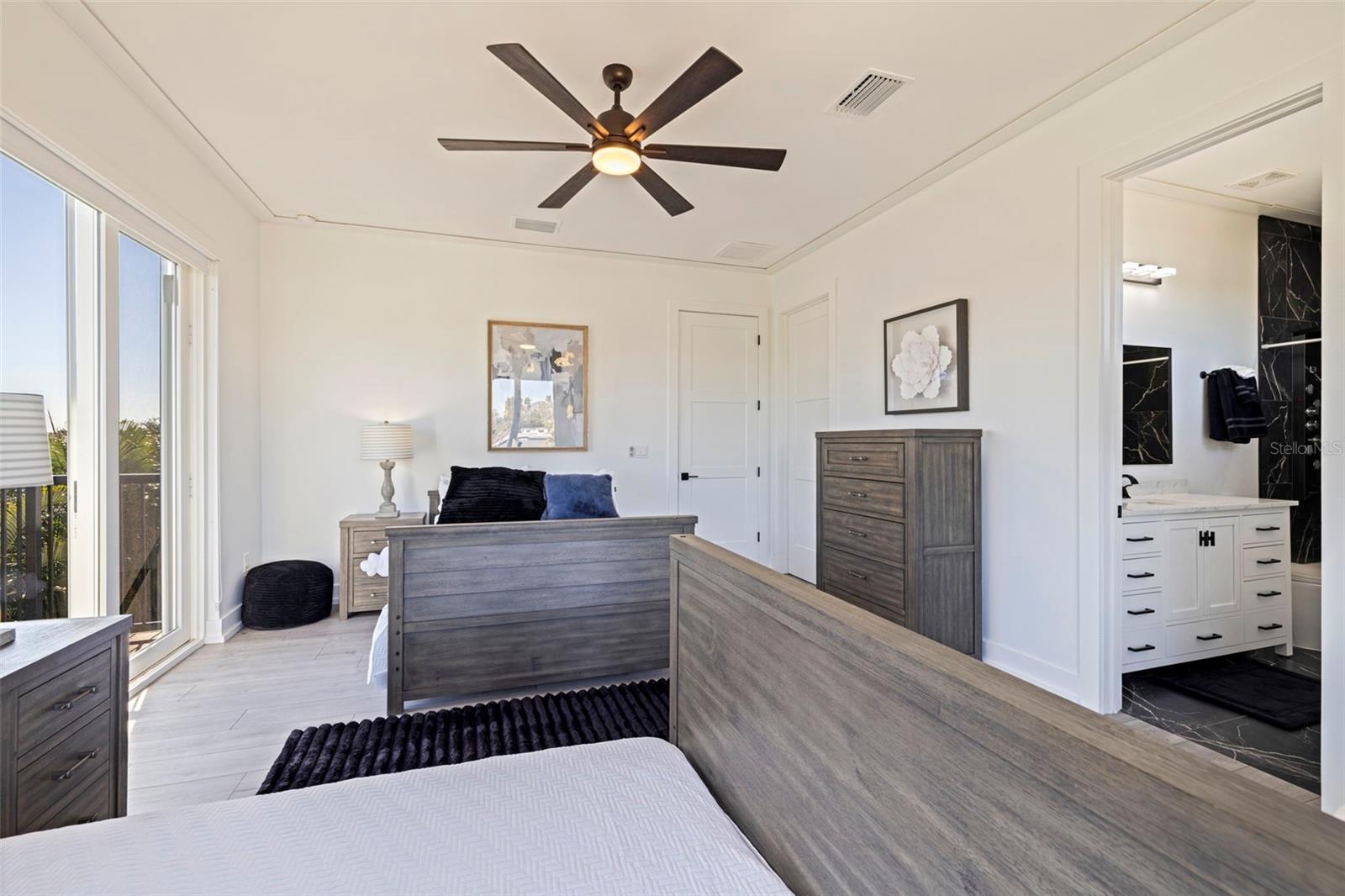 Image 58 of 84 For 3830 Shore Acres Boulevard Ne