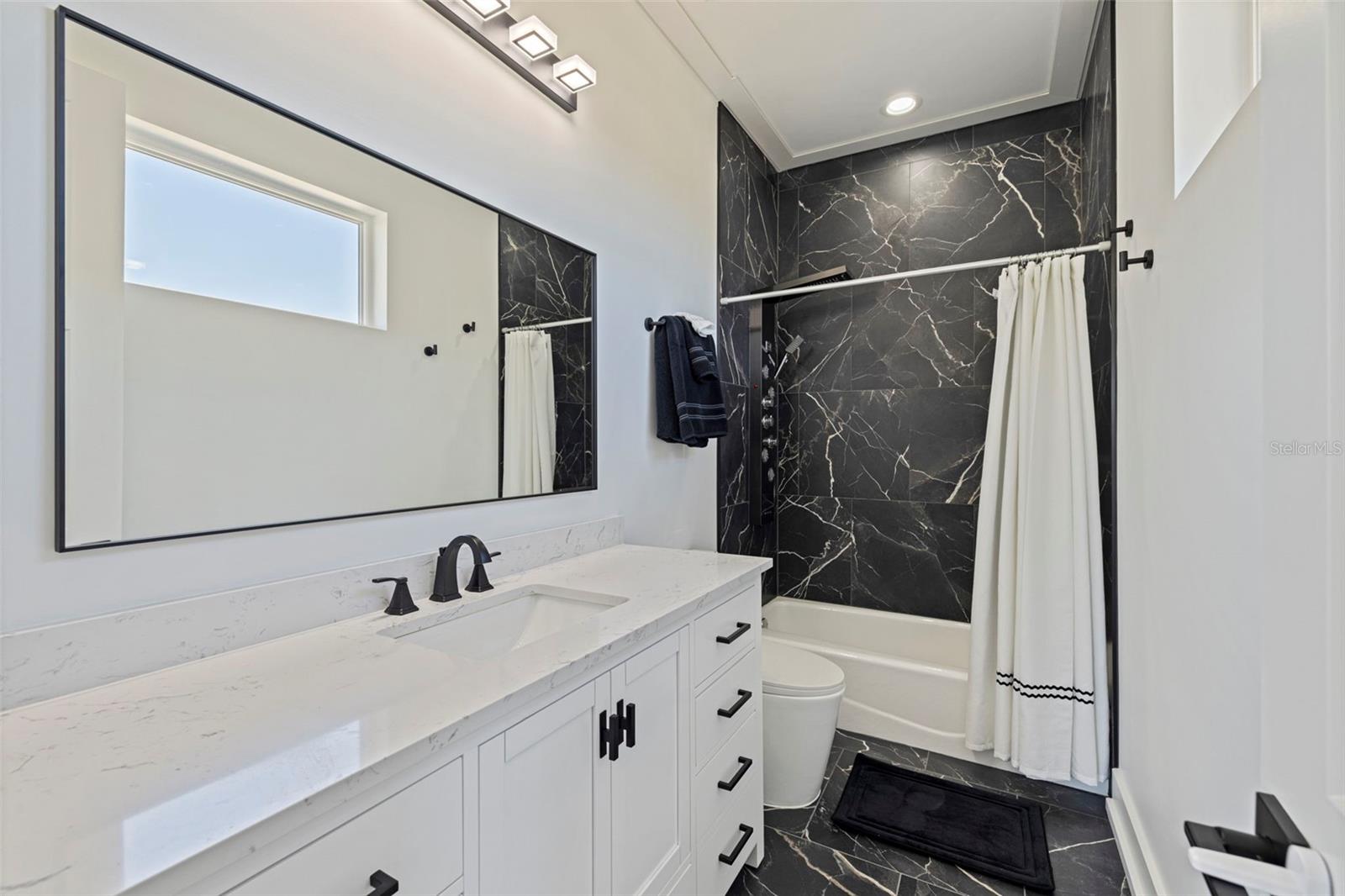 Image 59 of 84 For 3830 Shore Acres Boulevard Ne