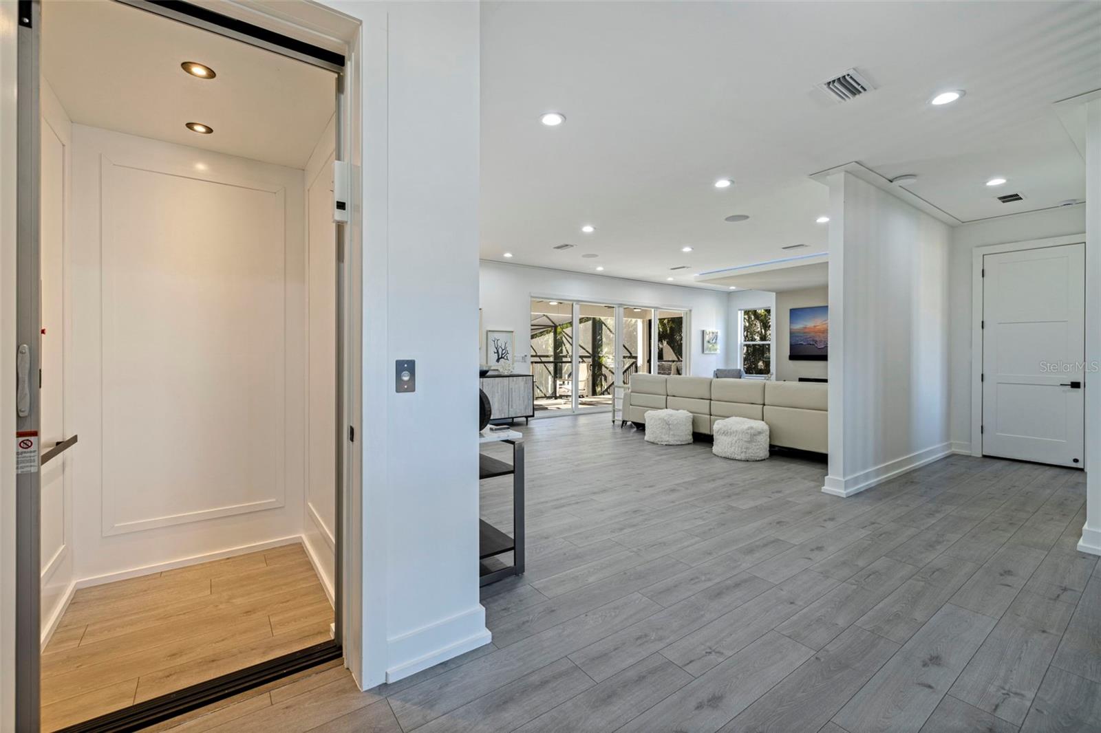 Image 6 of 84 For 3830 Shore Acres Boulevard Ne