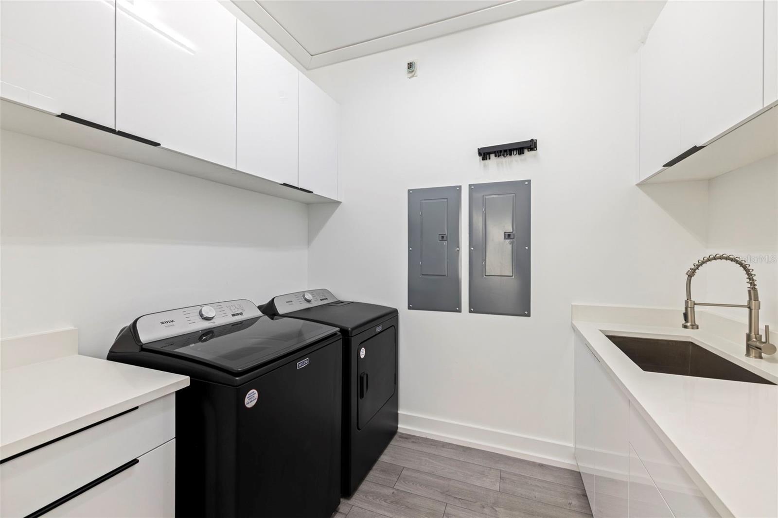 Image 60 of 84 For 3830 Shore Acres Boulevard Ne