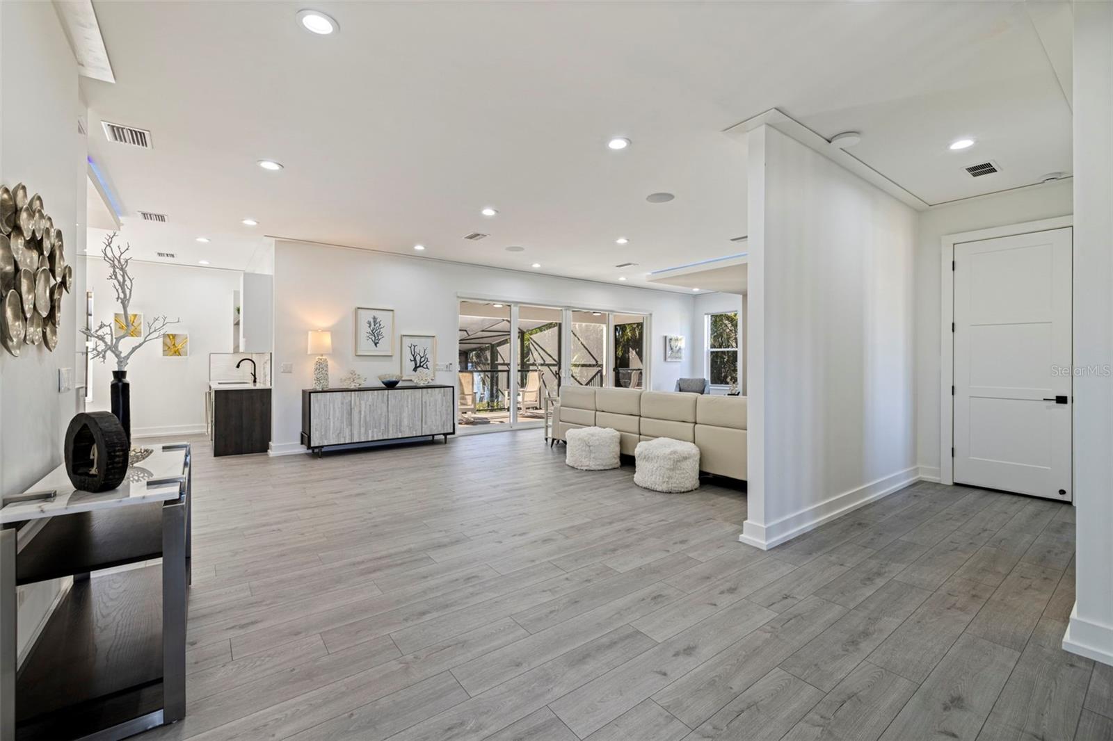 Image 7 of 84 For 3830 Shore Acres Boulevard Ne