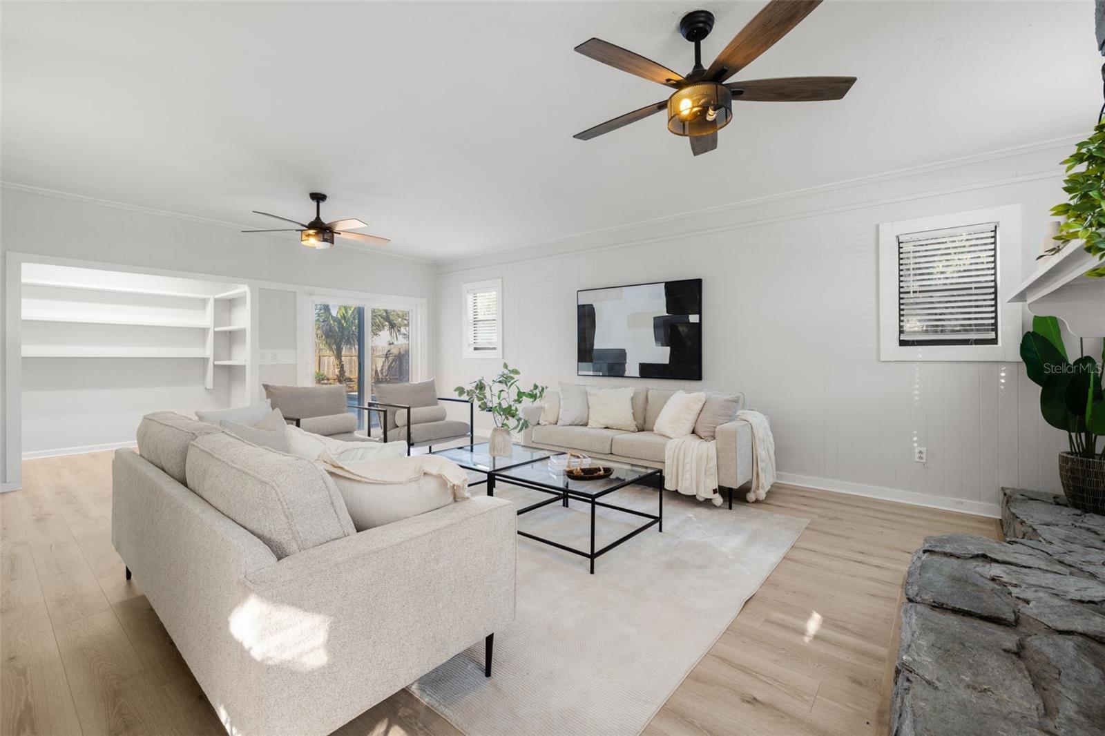 Listing photo id 8 for 741 30th Avenue N