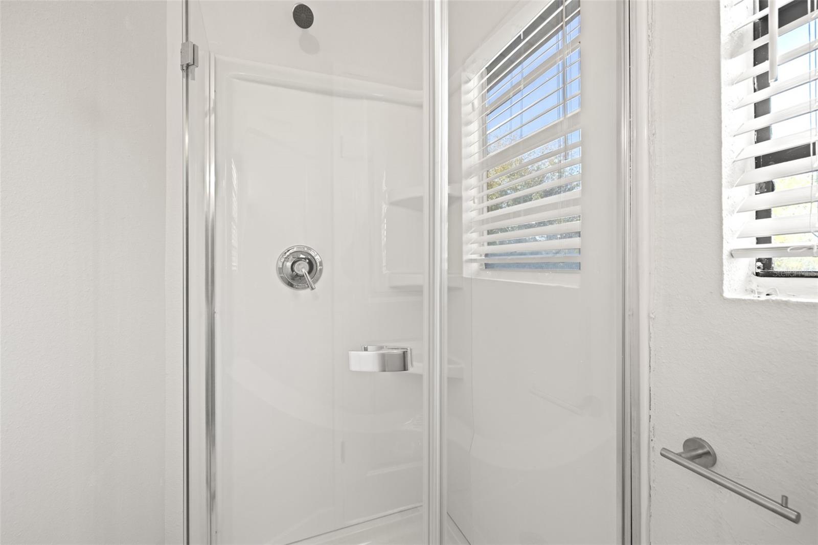 Listing photo id 27 for 741 30th Avenue N