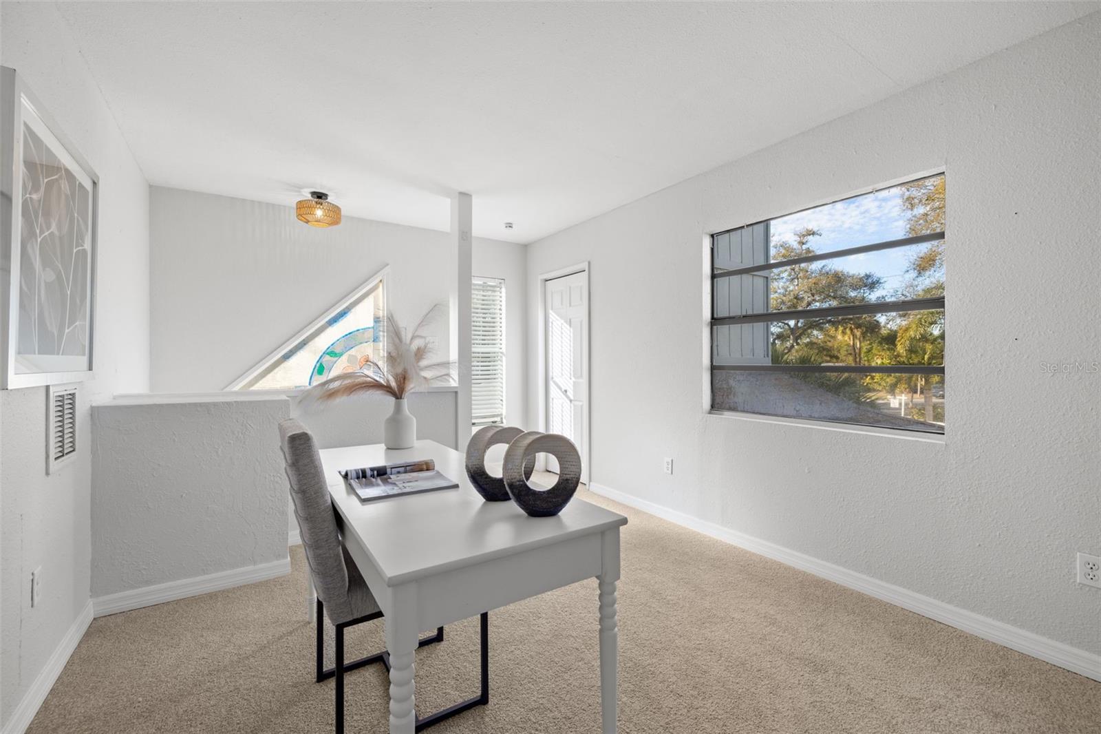 Listing photo id 28 for 741 30th Avenue N