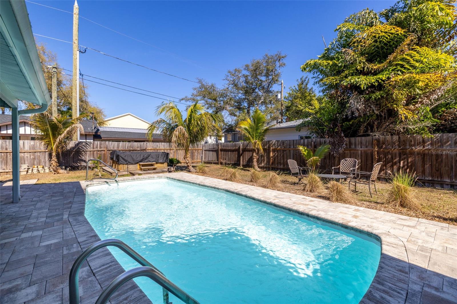 Listing photo id 31 for 741 30th Avenue N