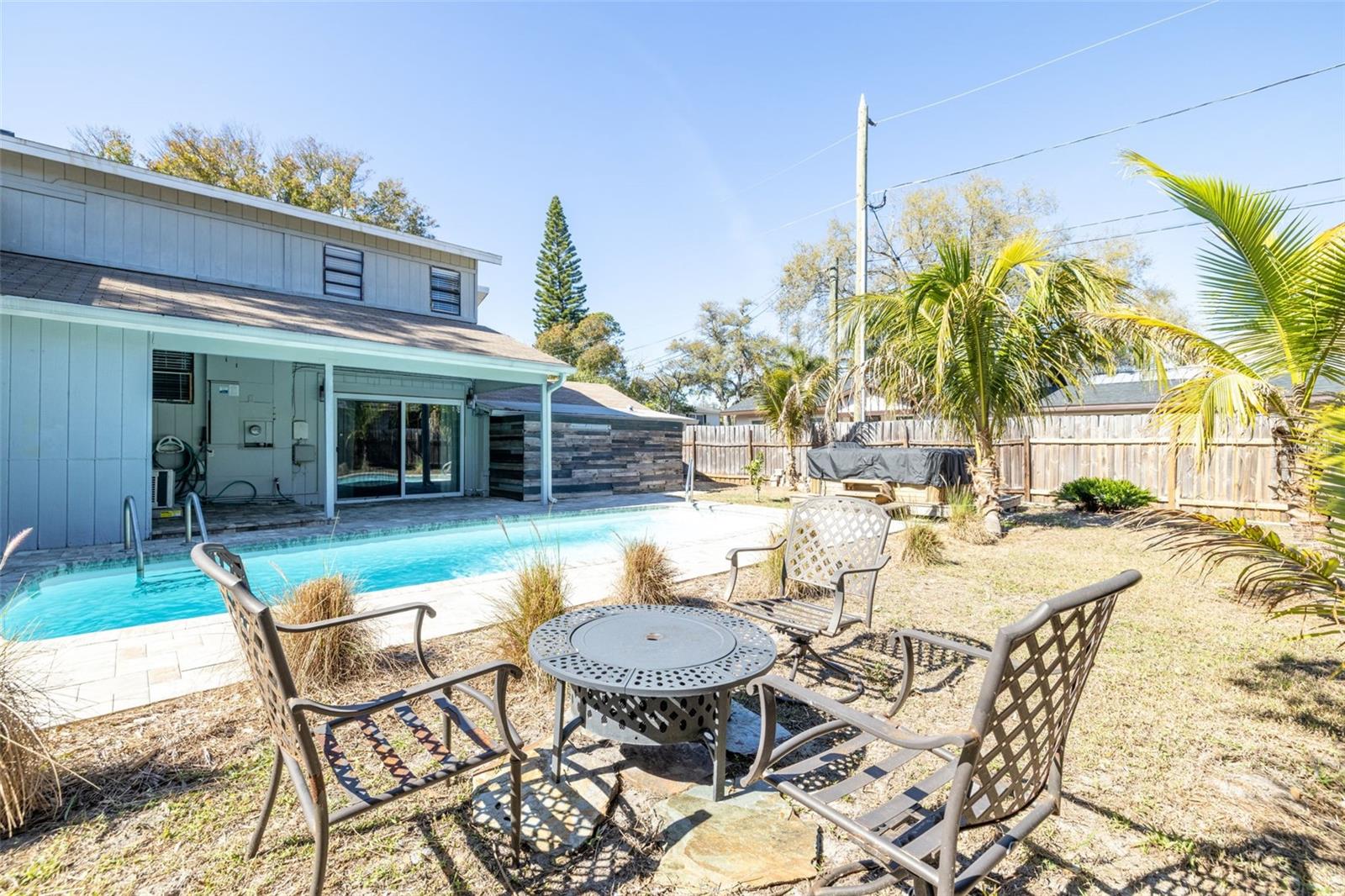 Listing photo id 34 for 741 30th Avenue N