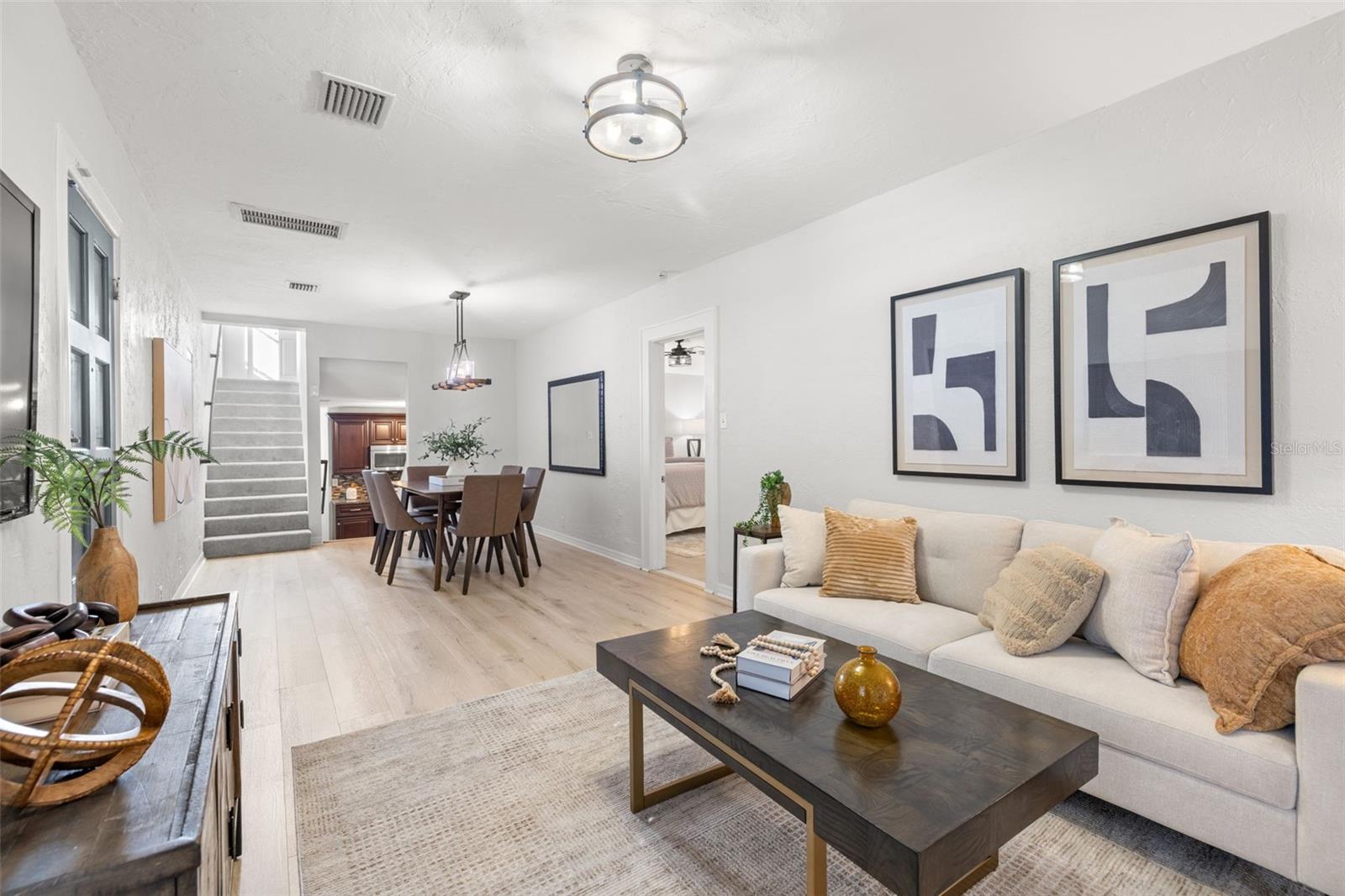 Listing photo id 5 for 741 30th Avenue N