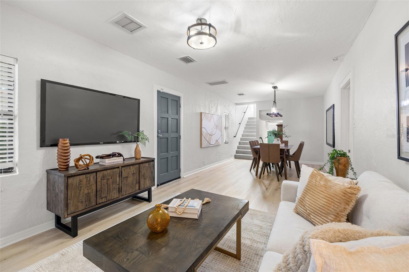 Listing photo id 6 for 741 30th Avenue N