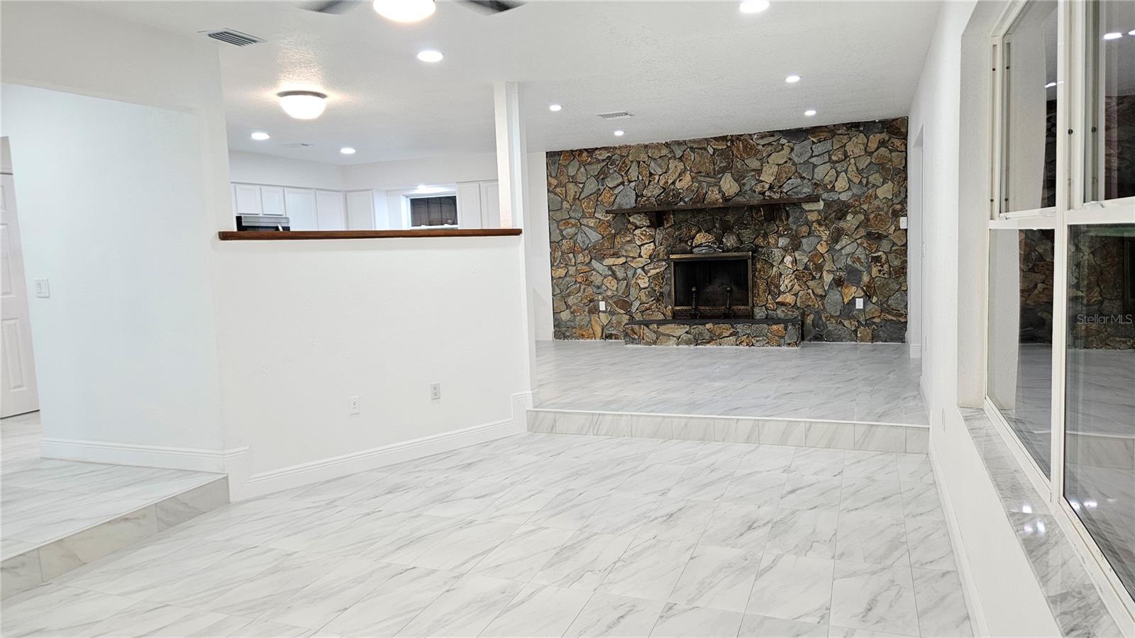 Image 11 of 44 For 8533 Viva Via Drive