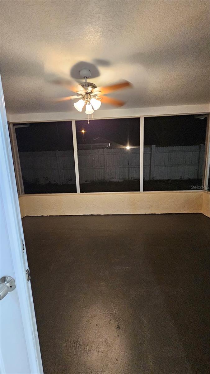 Image 19 of 44 For 8533 Viva Via Drive