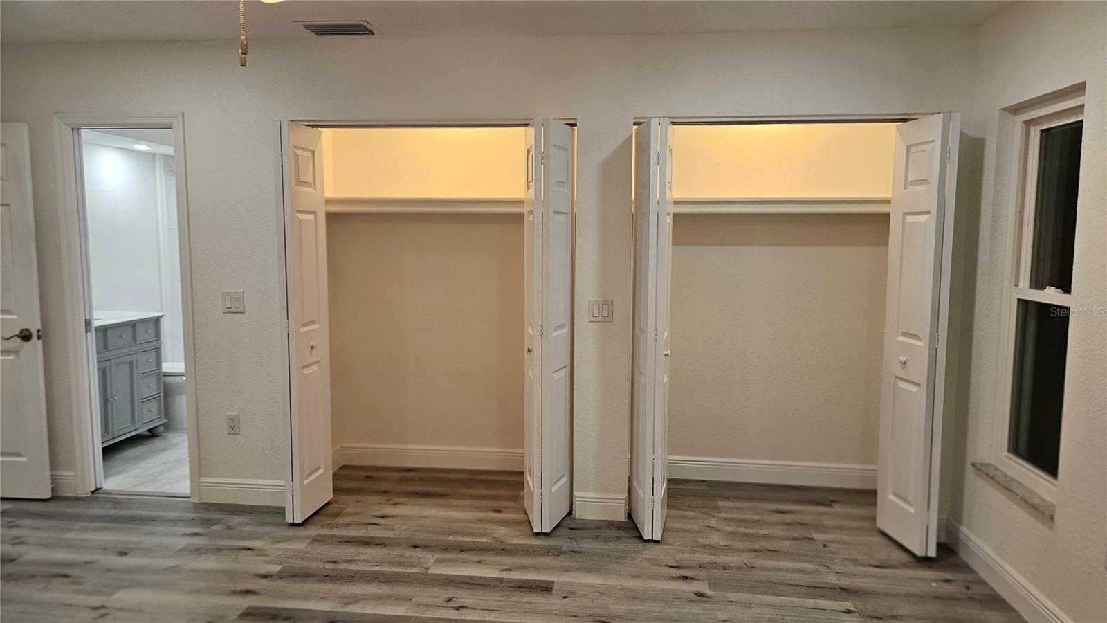 Image 23 of 44 For 8533 Viva Via Drive