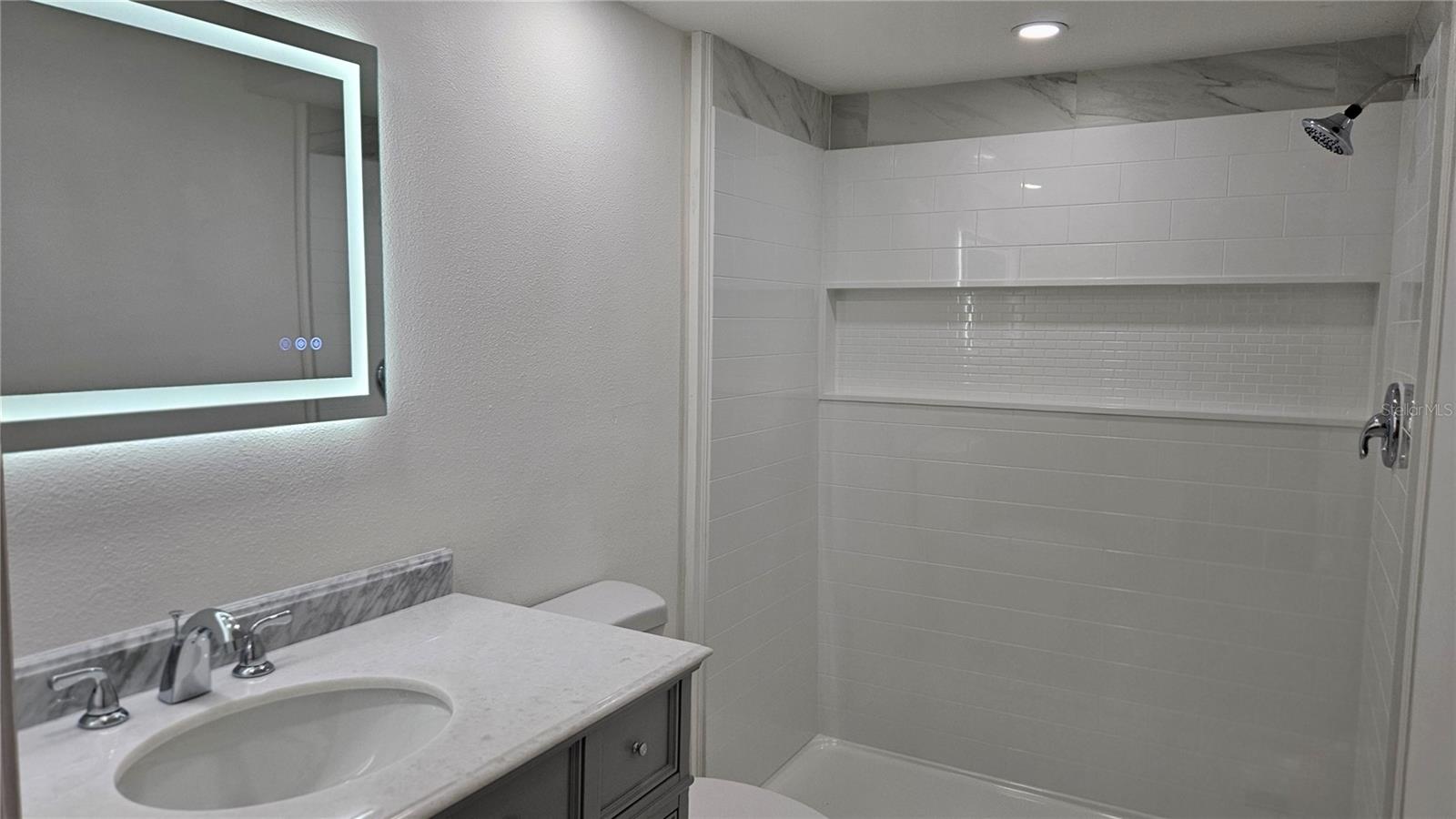 Image 25 of 44 For 8533 Viva Via Drive