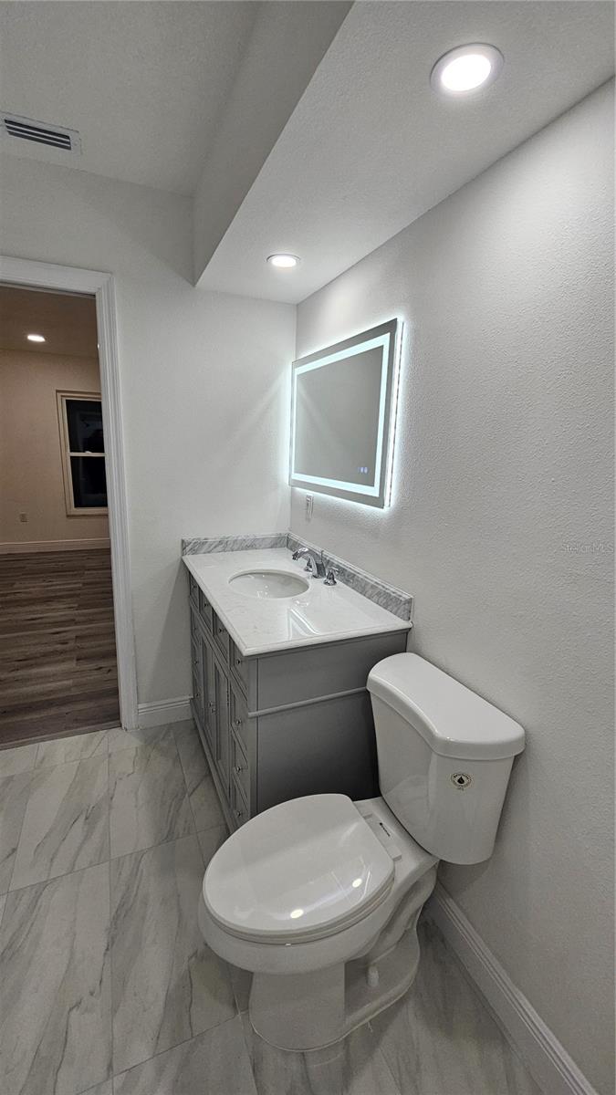 Image 26 of 44 For 8533 Viva Via Drive