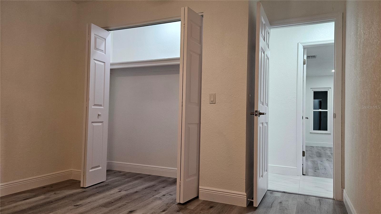 Image 32 of 44 For 8533 Viva Via Drive