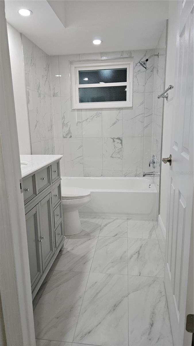 Image 33 of 44 For 8533 Viva Via Drive