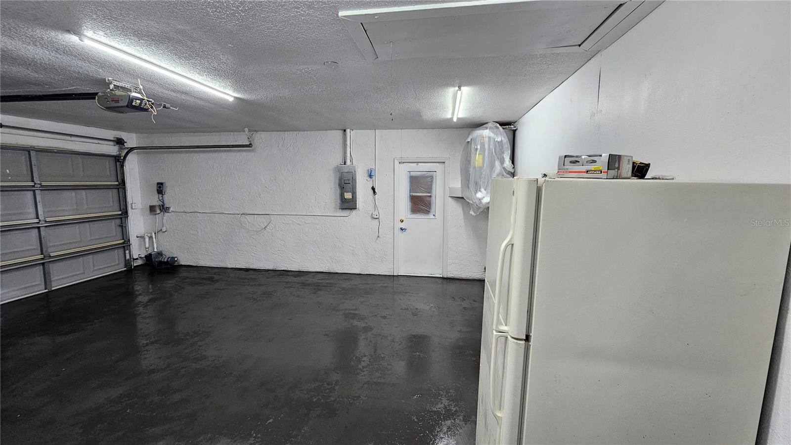 Image 38 of 44 For 8533 Viva Via Drive