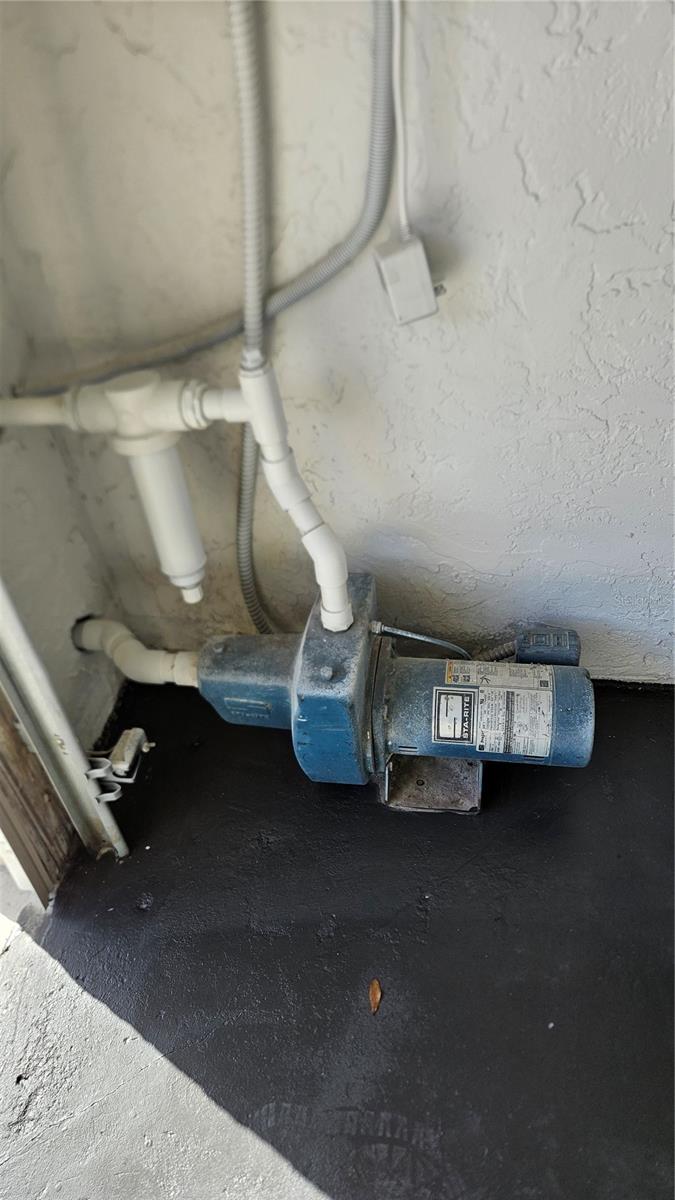 Image 39 of 44 For 8533 Viva Via Drive