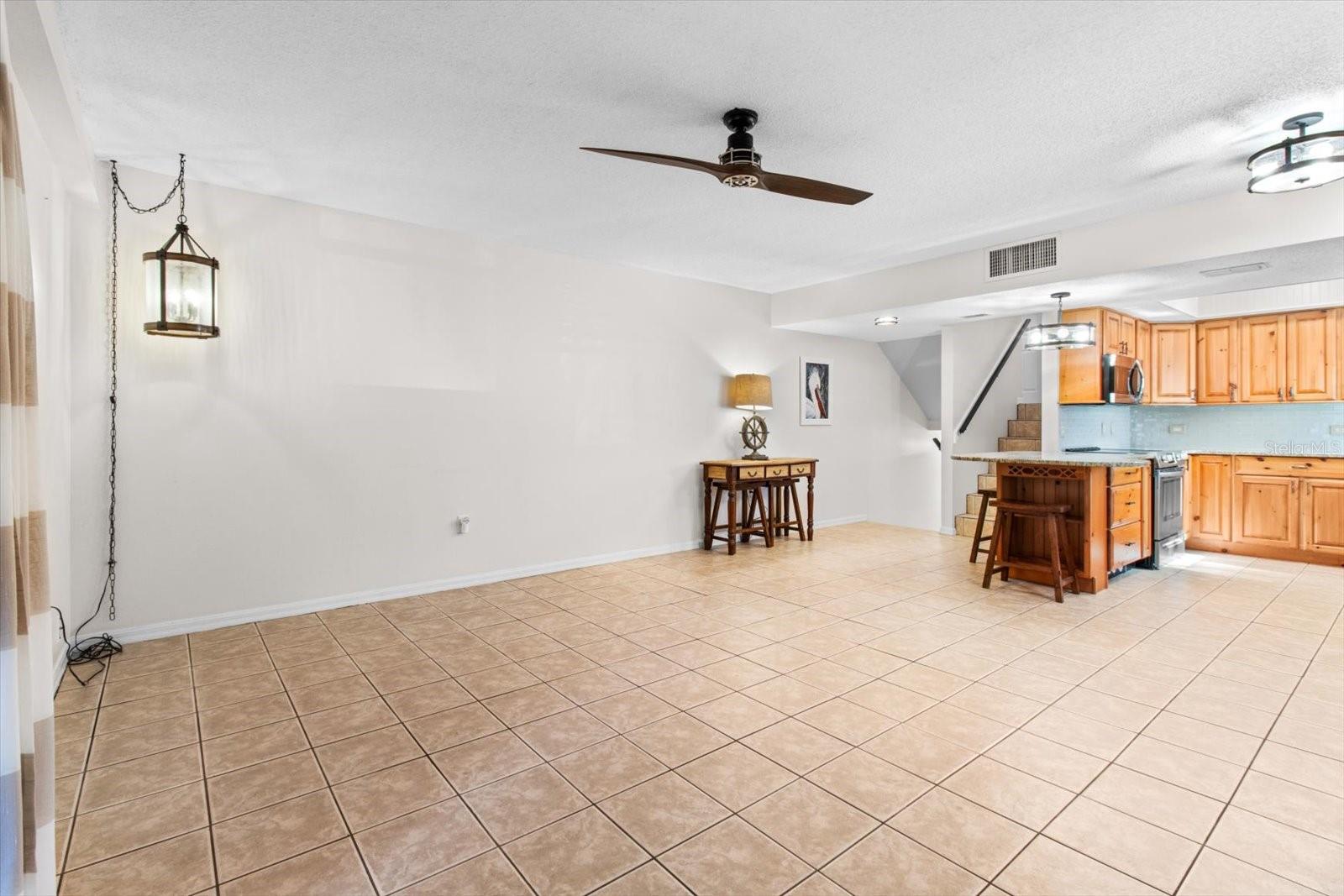 Listing photo id 7 for 5164 Swiftwater Way