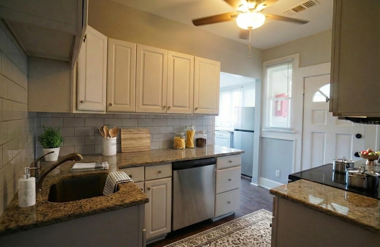 Image 3 of 15 For 2715 1-2 2nd Avenue S 3