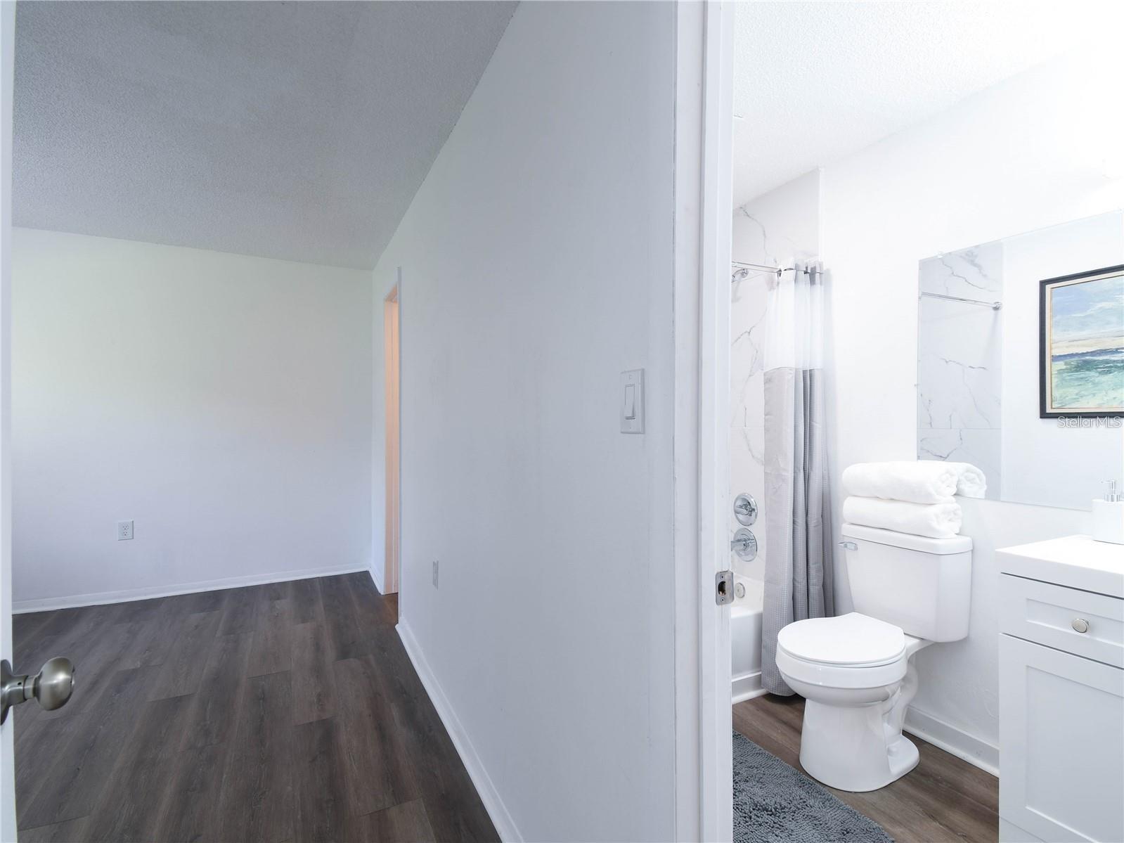 Image 11 of 31 For 4215 Bay Drive 1701b