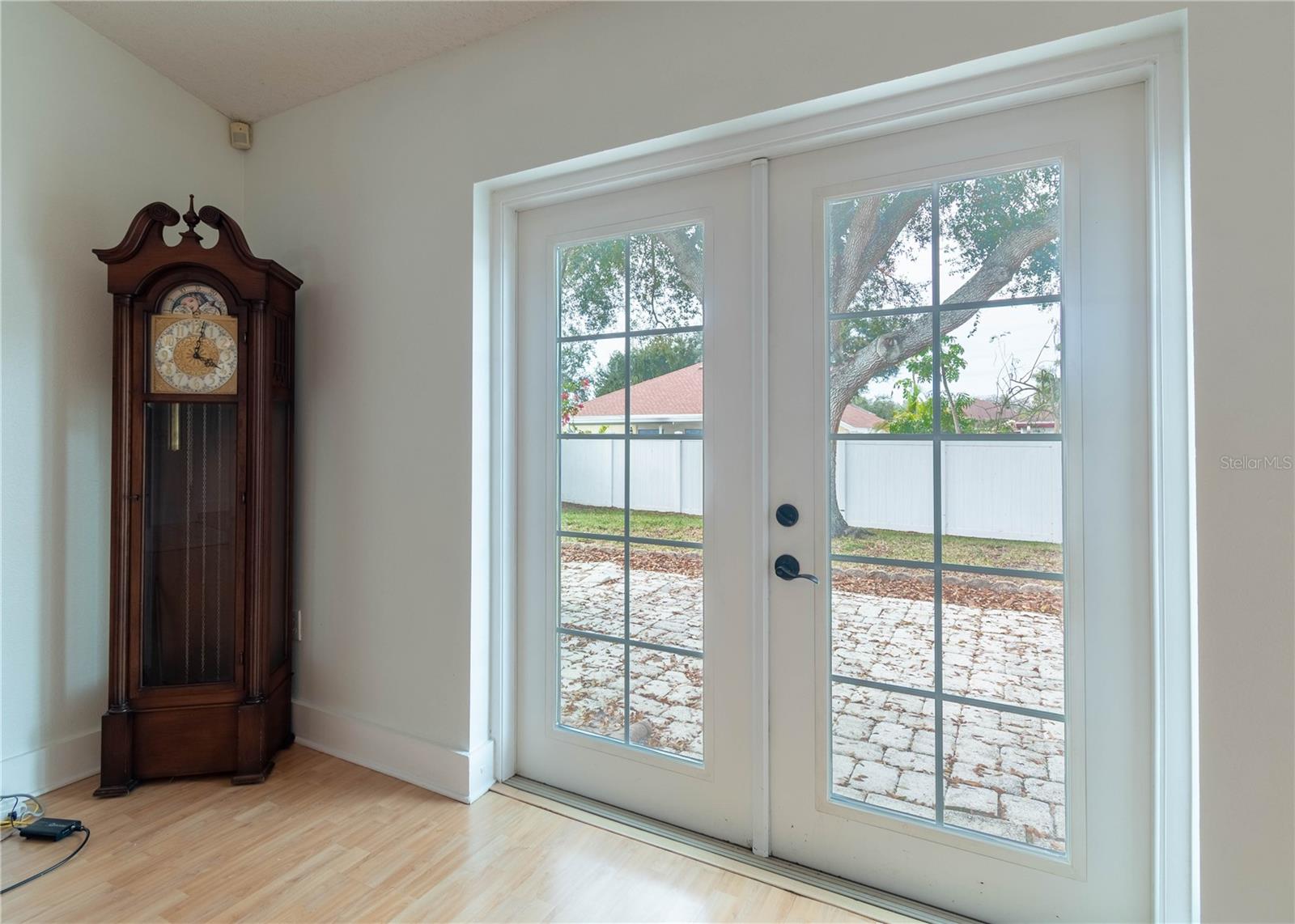 Image 10 of 47 For 14833 Redcliff Drive