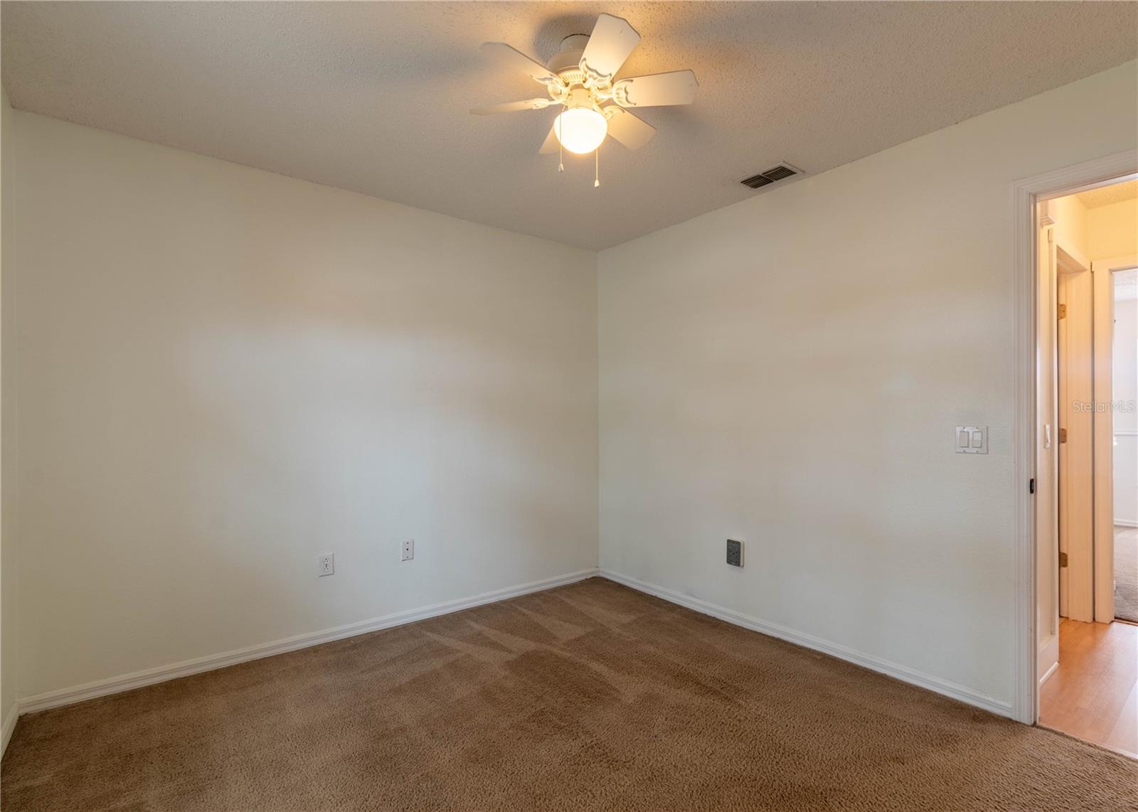 Image 35 of 47 For 14833 Redcliff Drive