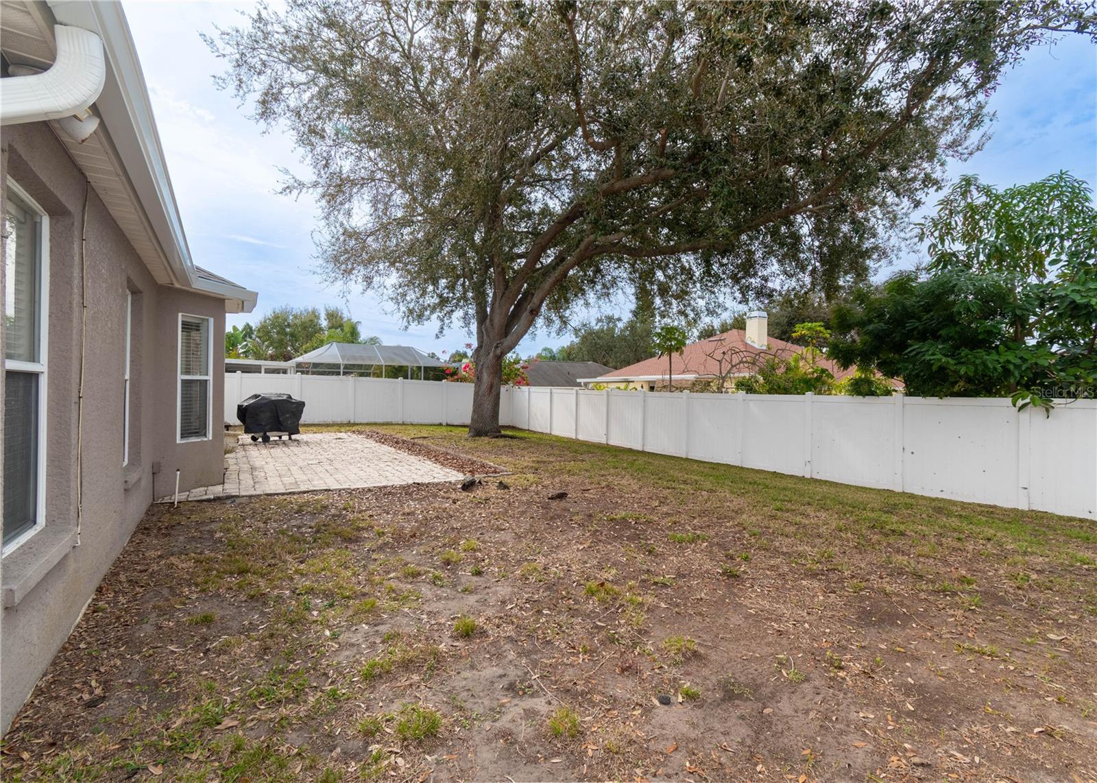 Image 38 of 47 For 14833 Redcliff Drive