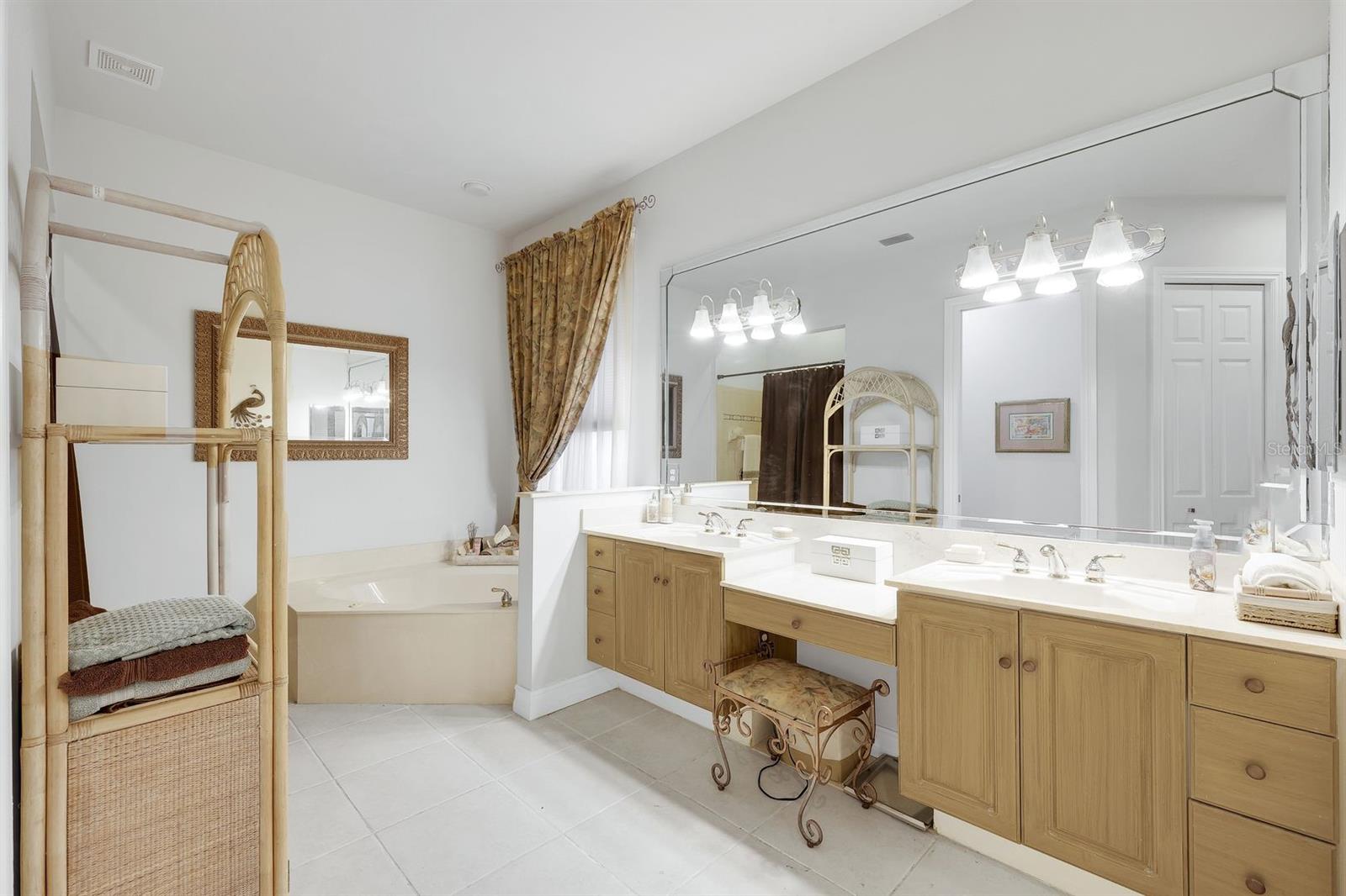 Image 25 of 52 For 4727 7th Avenue Sw