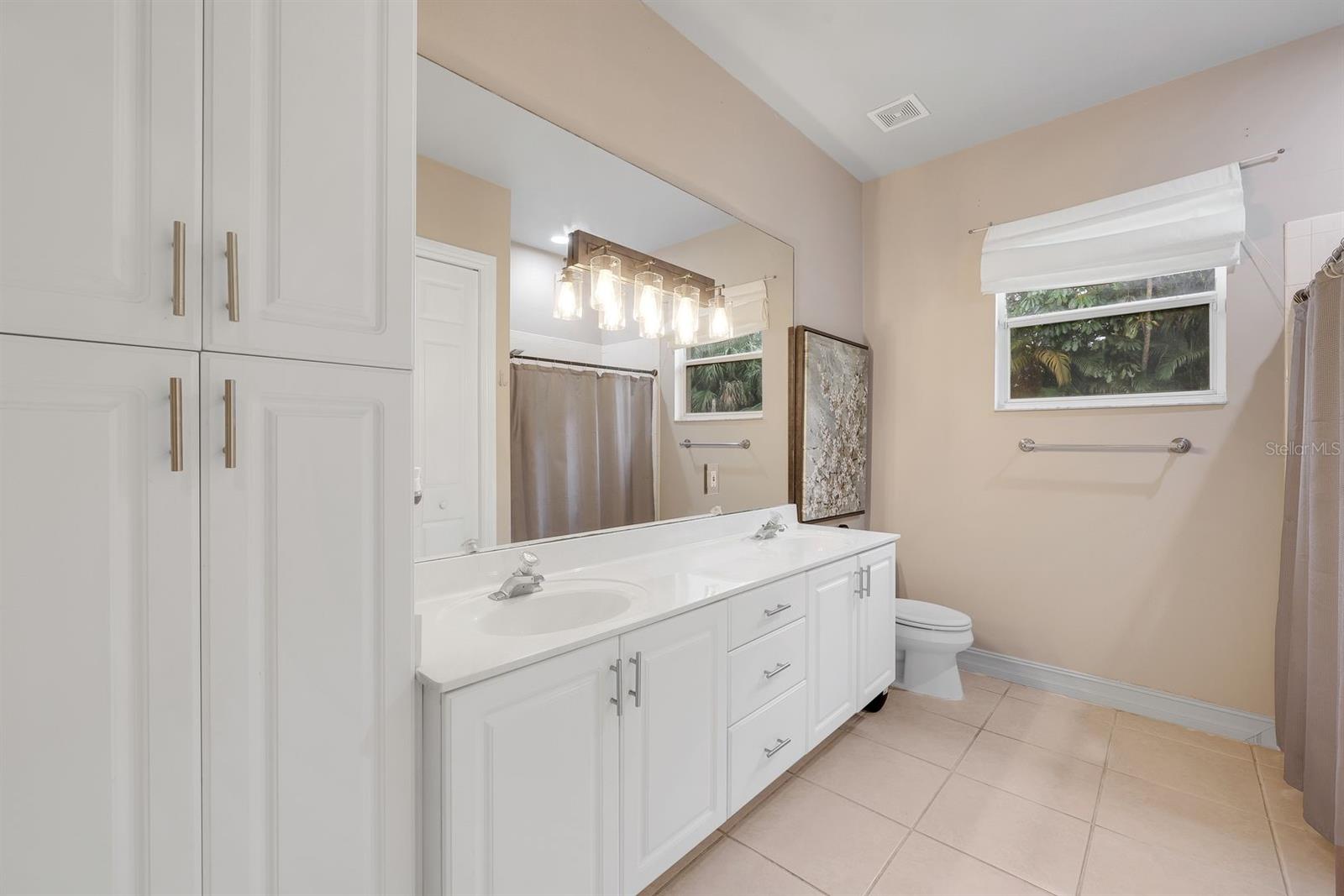 Image 29 of 52 For 4727 7th Avenue Sw