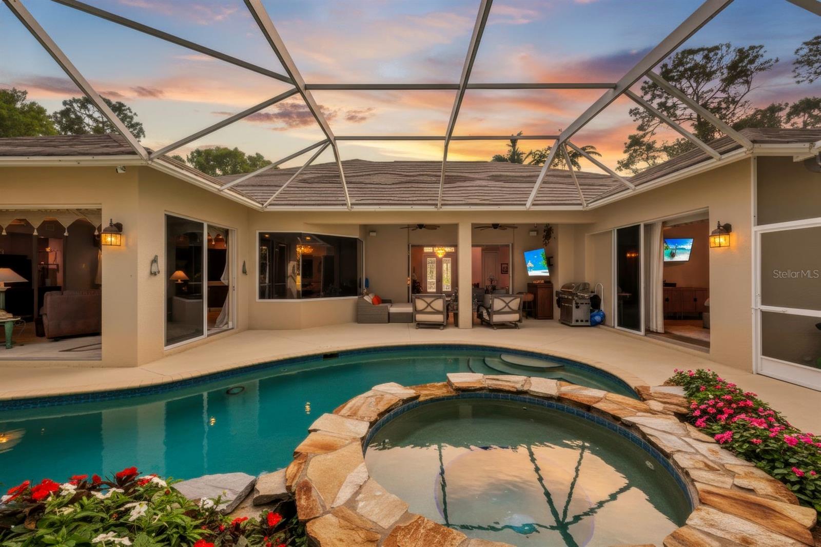 Image 3 of 52 For 4727 7th Avenue Sw