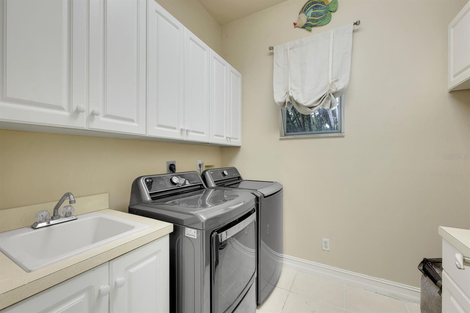 Image 33 of 52 For 4727 7th Avenue Sw