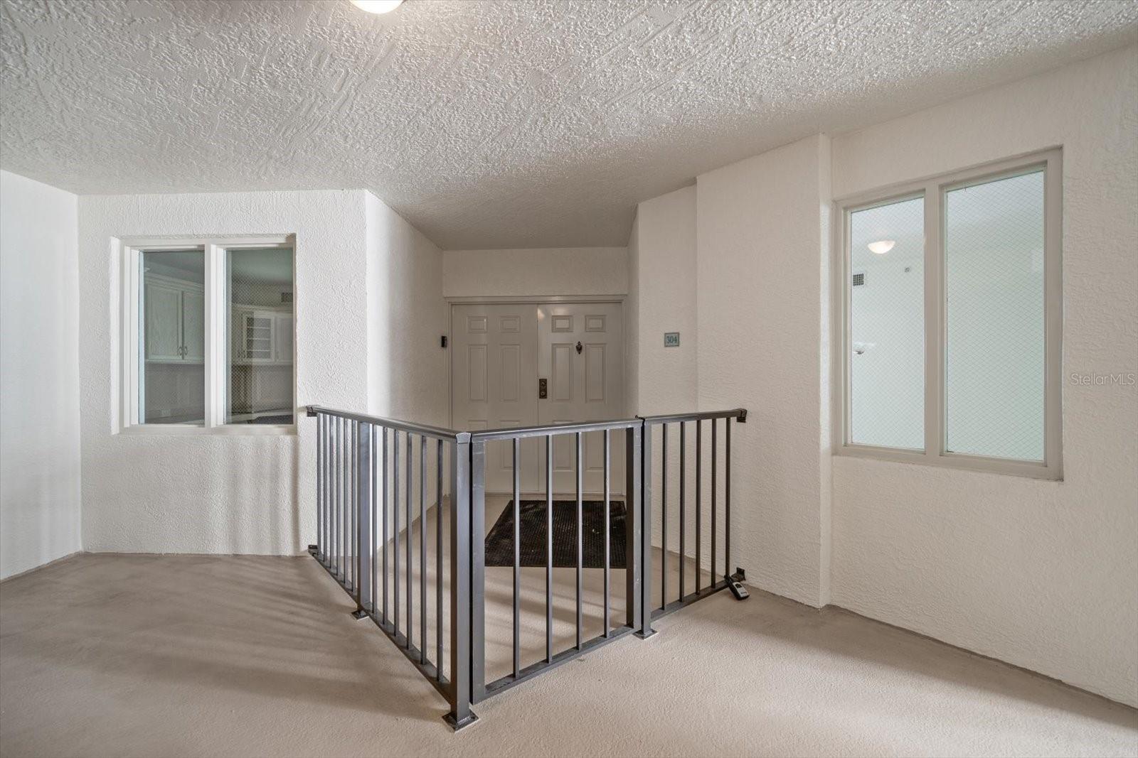 Listing photo id 44 for 670 Island Way 304