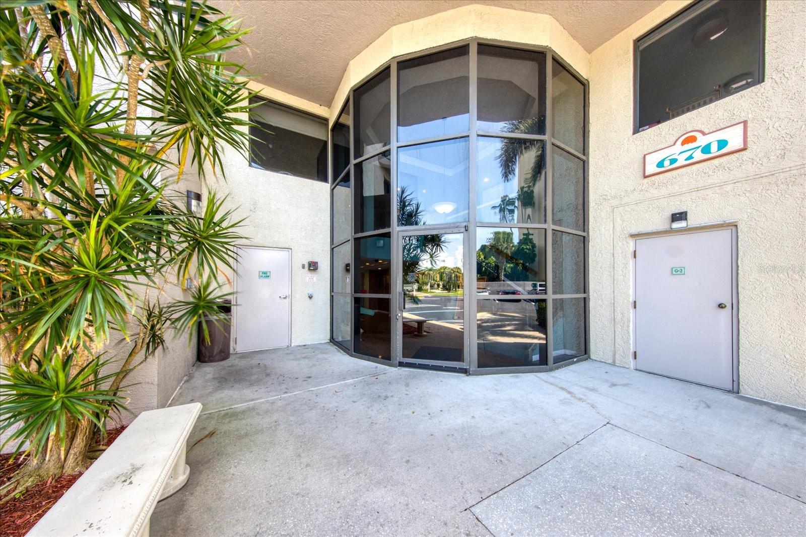 Listing photo id 49 for 670 Island Way 304