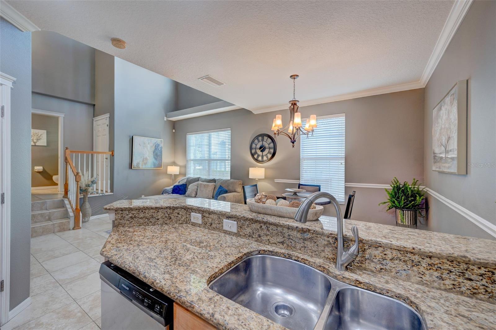 Listing photo id 9 for 6020 Fishhawk Crossing Boulevard Na