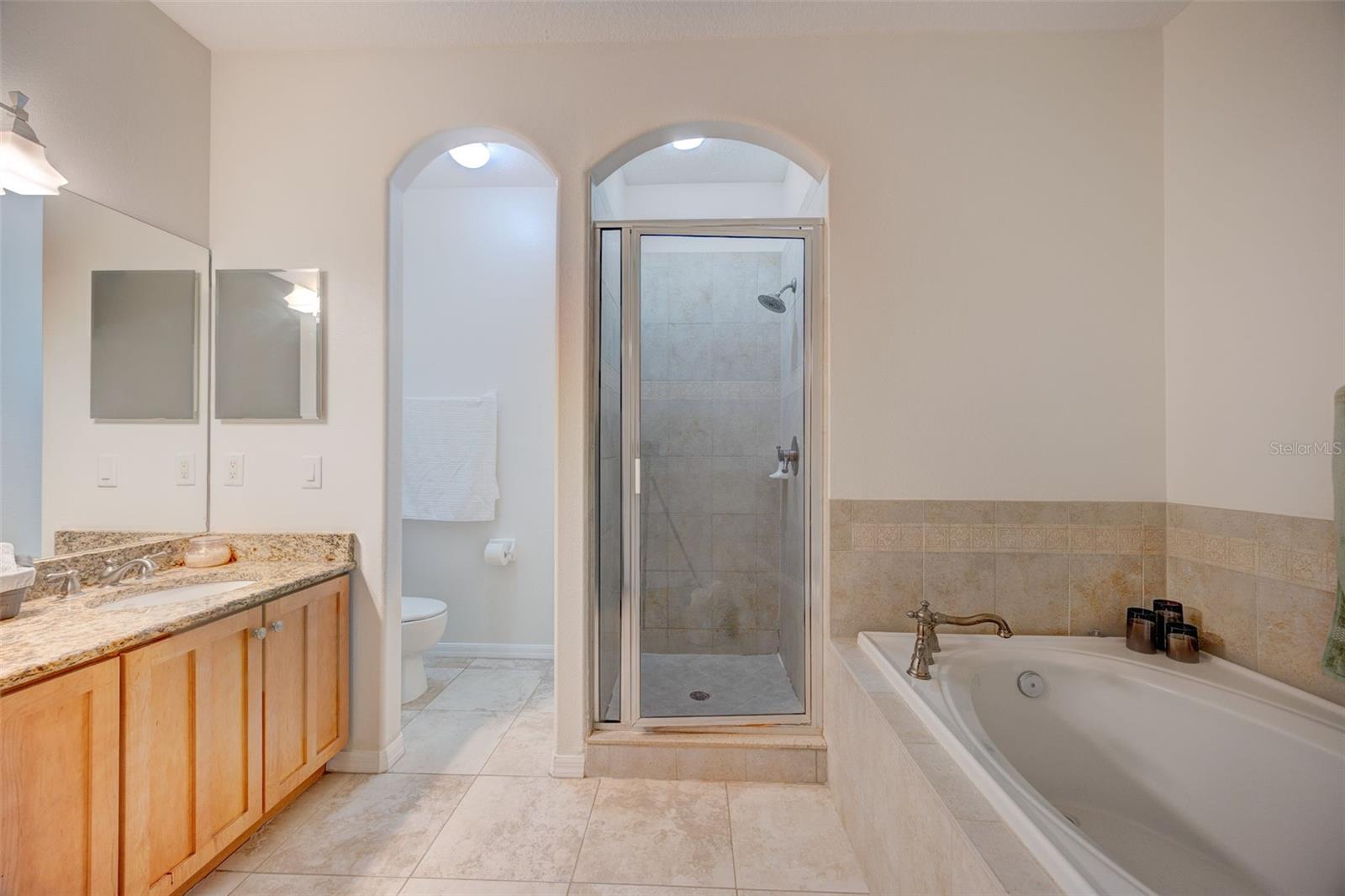 Listing photo id 4 for 6020 Fishhawk Crossing Boulevard Na